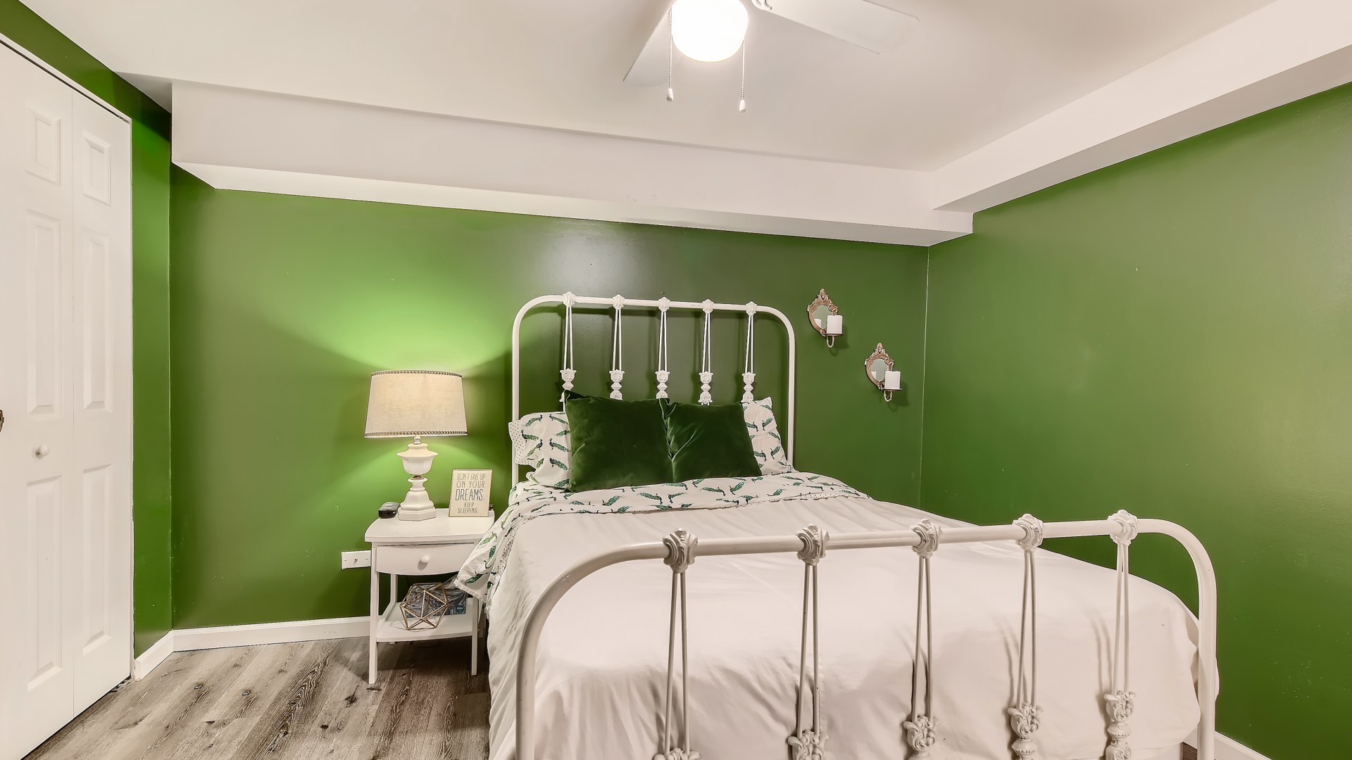 4707 N Kenmore Avenue Unit: GS