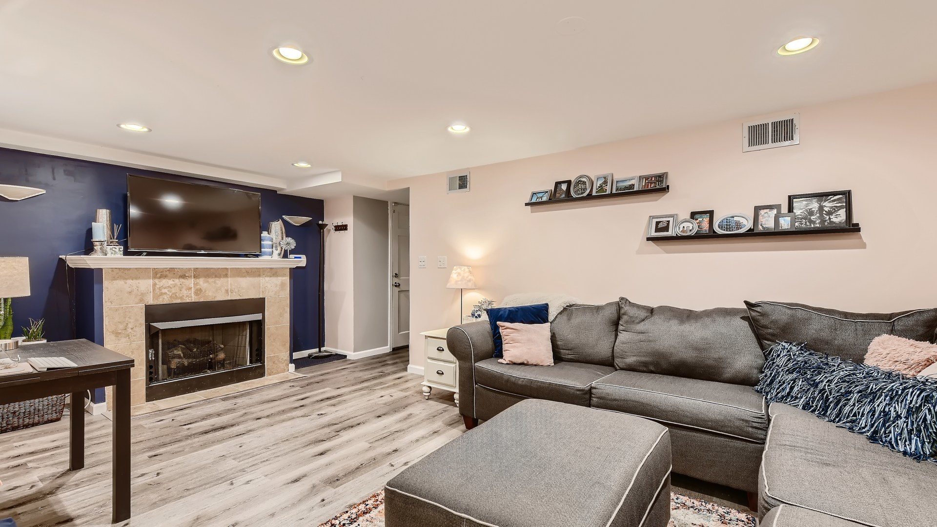 4707 N Kenmore Avenue Unit: GS