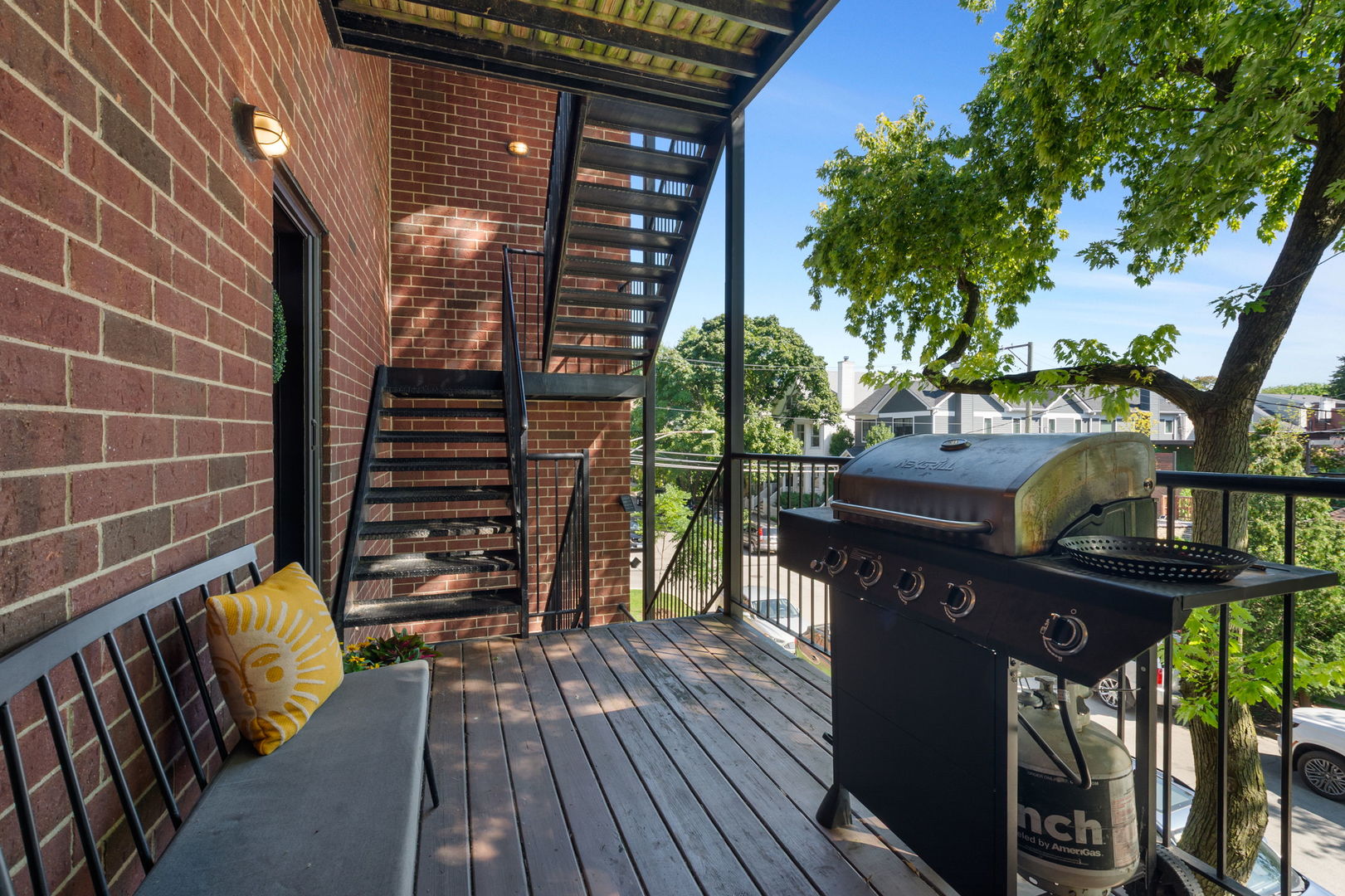 1532 W Wrightwood Avenue Unit: 2