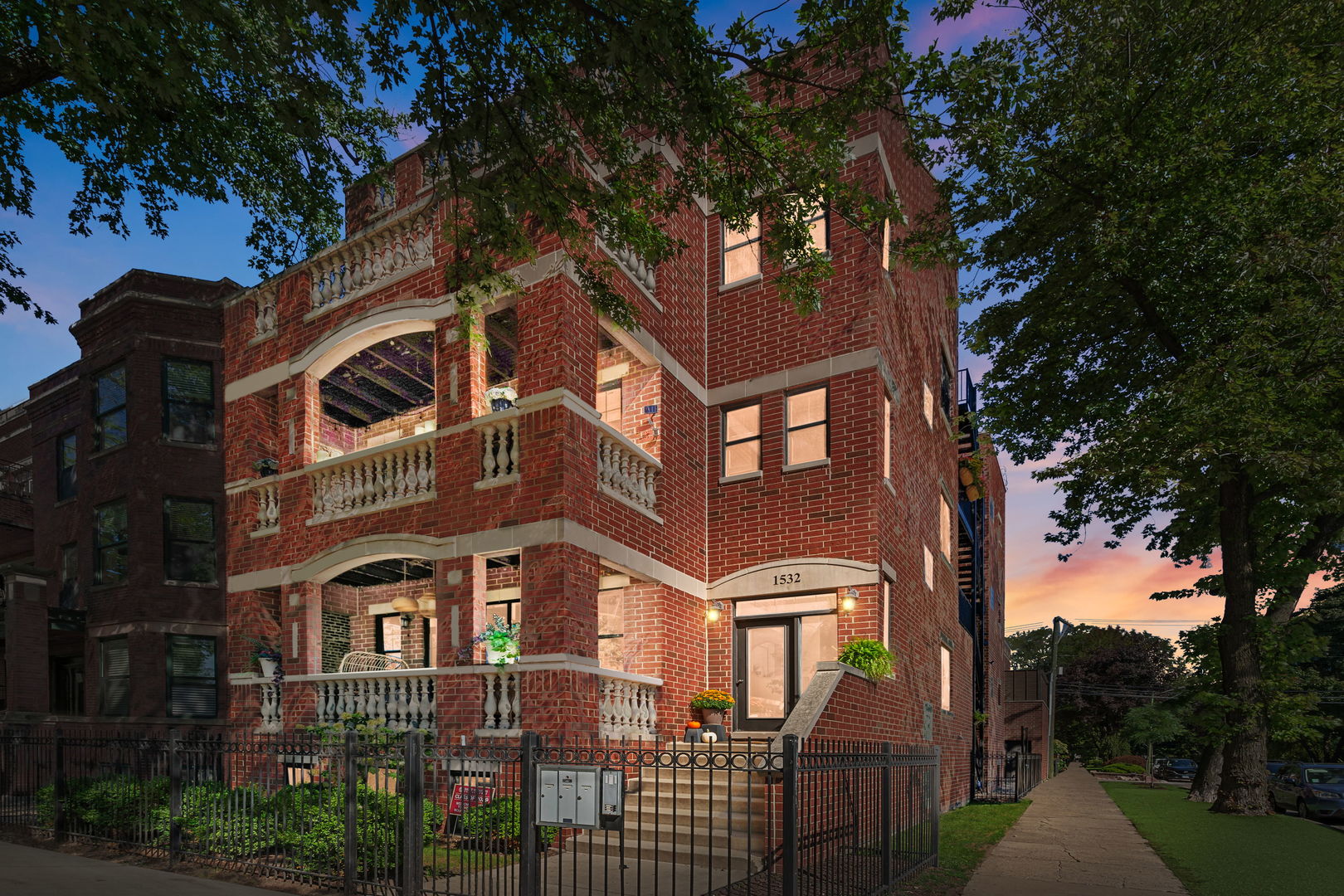 1532 W Wrightwood Avenue Unit: 2