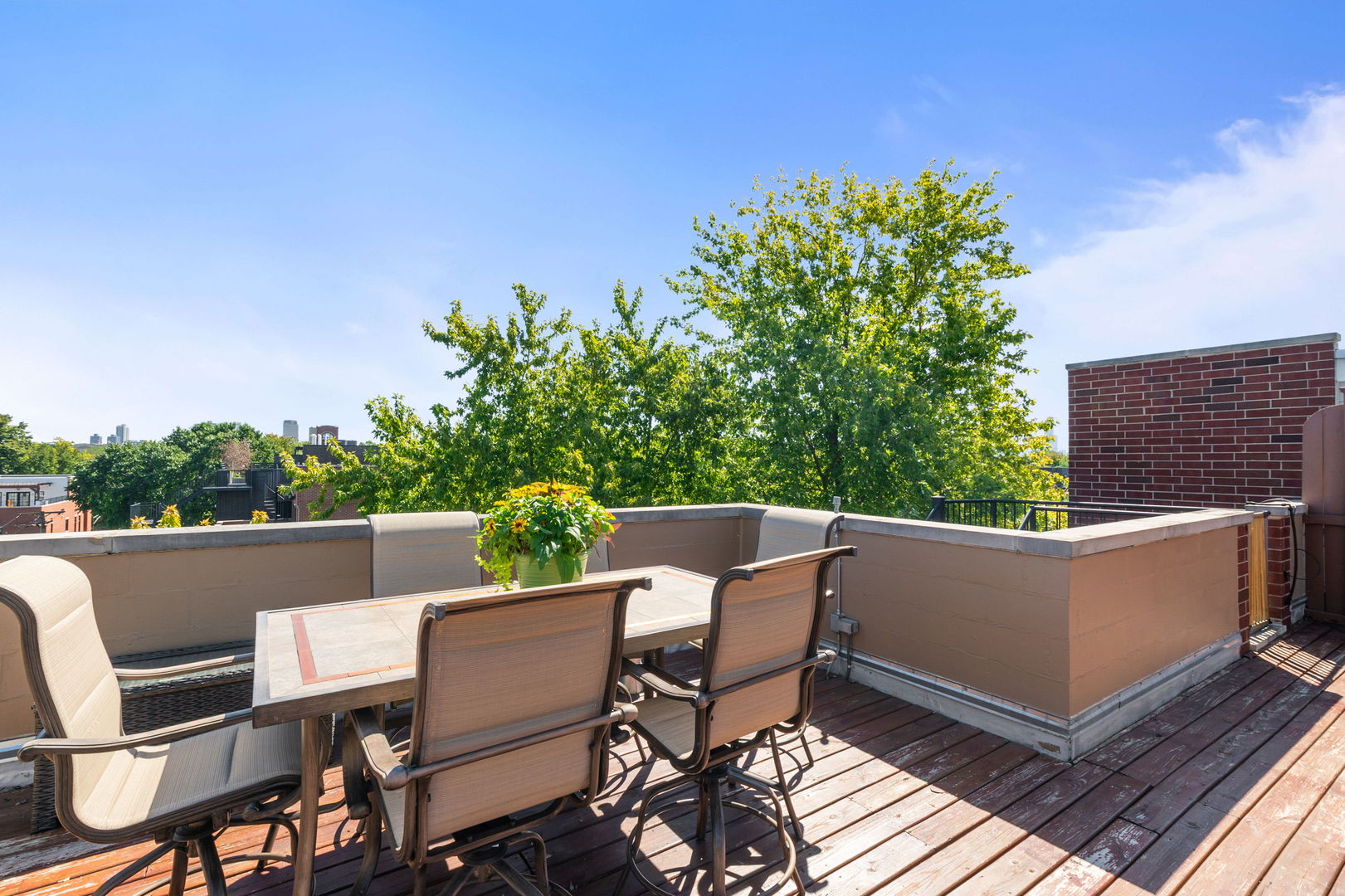 1532 W Wrightwood Avenue Unit: 2