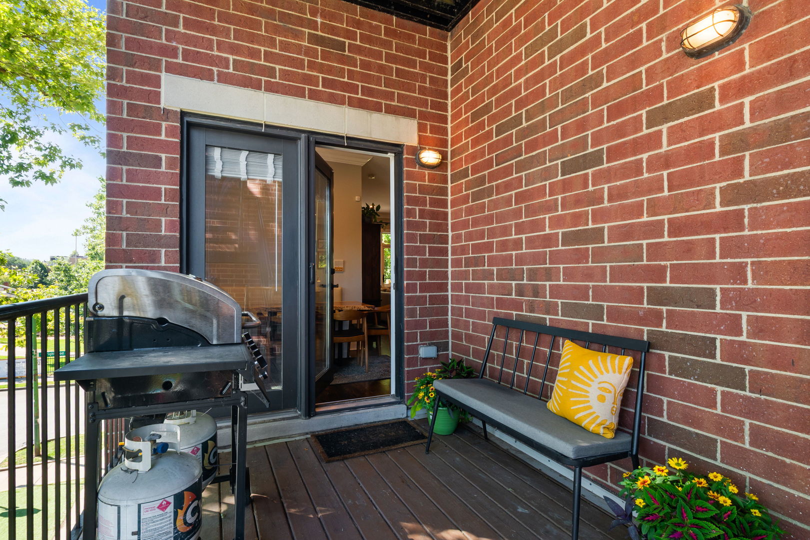 1532 W Wrightwood Avenue Unit: 2