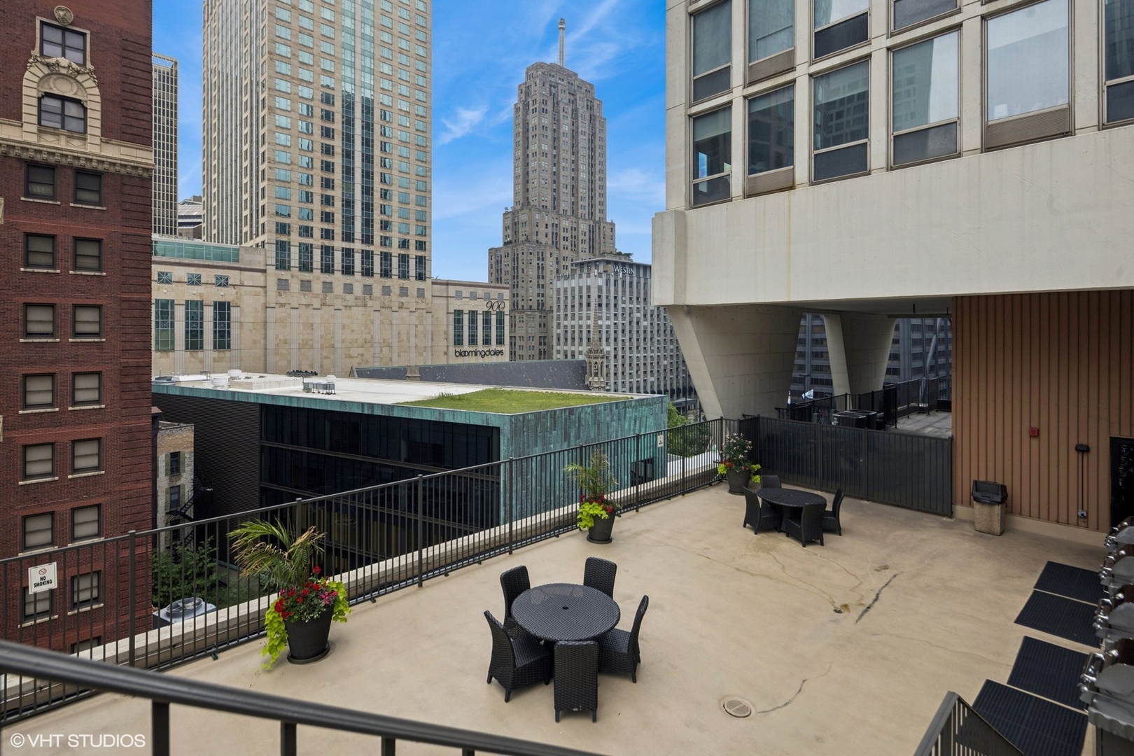 111 E Chestnut Street Unit: 21B