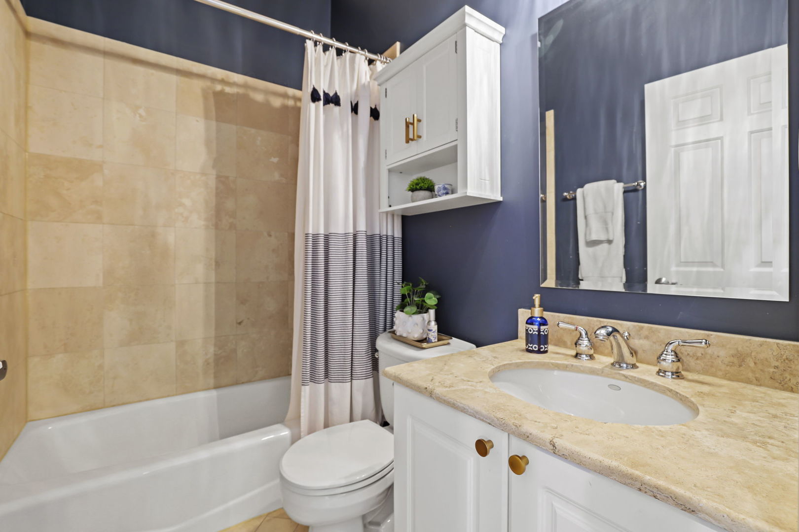 3450 N Southport Avenue Unit: 1