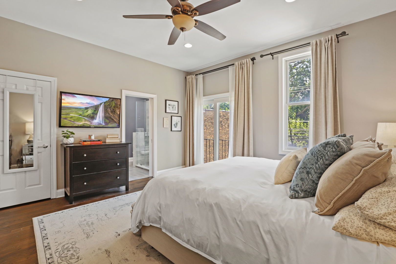 3450 N Southport Avenue Unit: 1