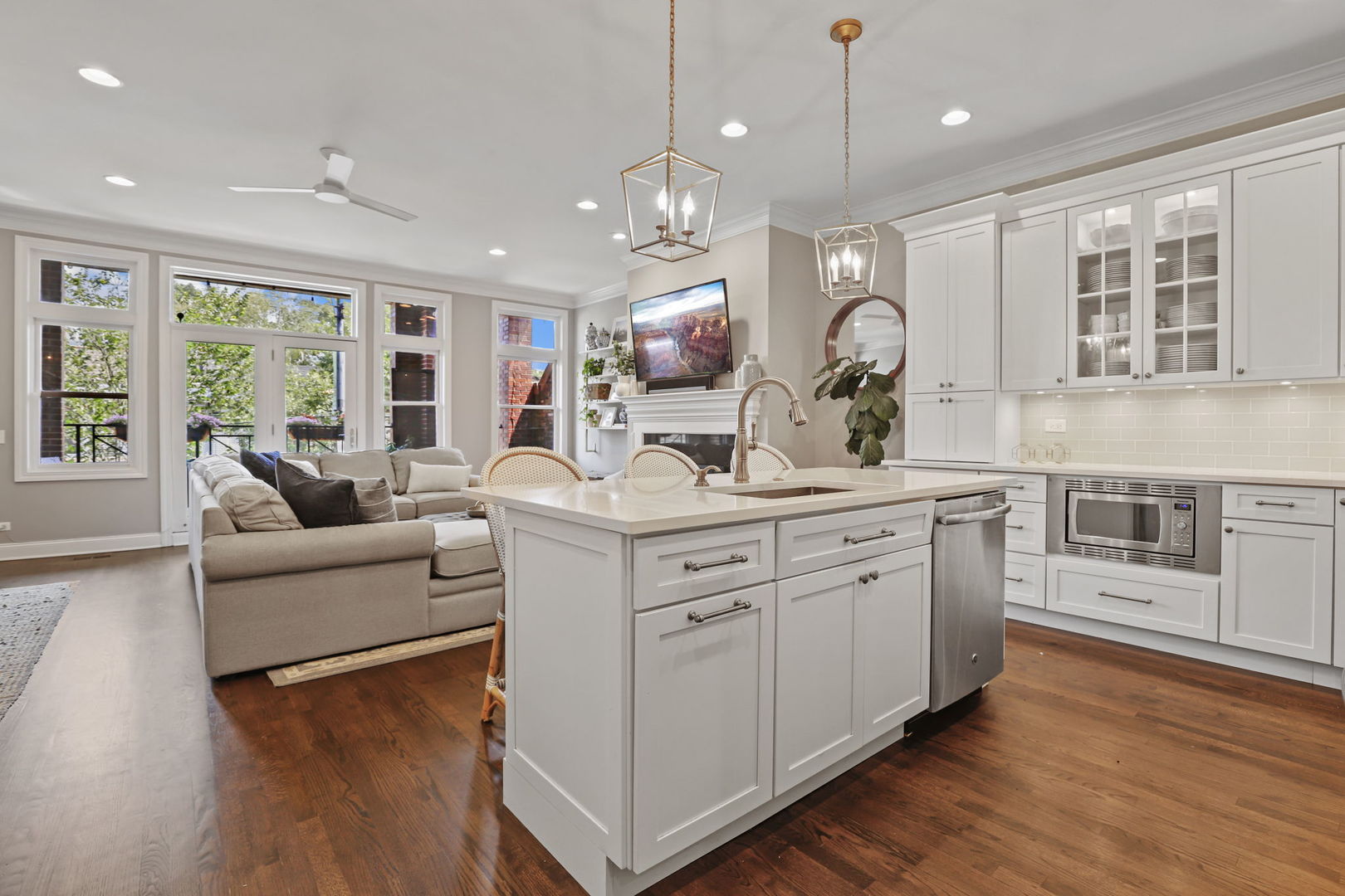 3450 N Southport Avenue Unit: 1