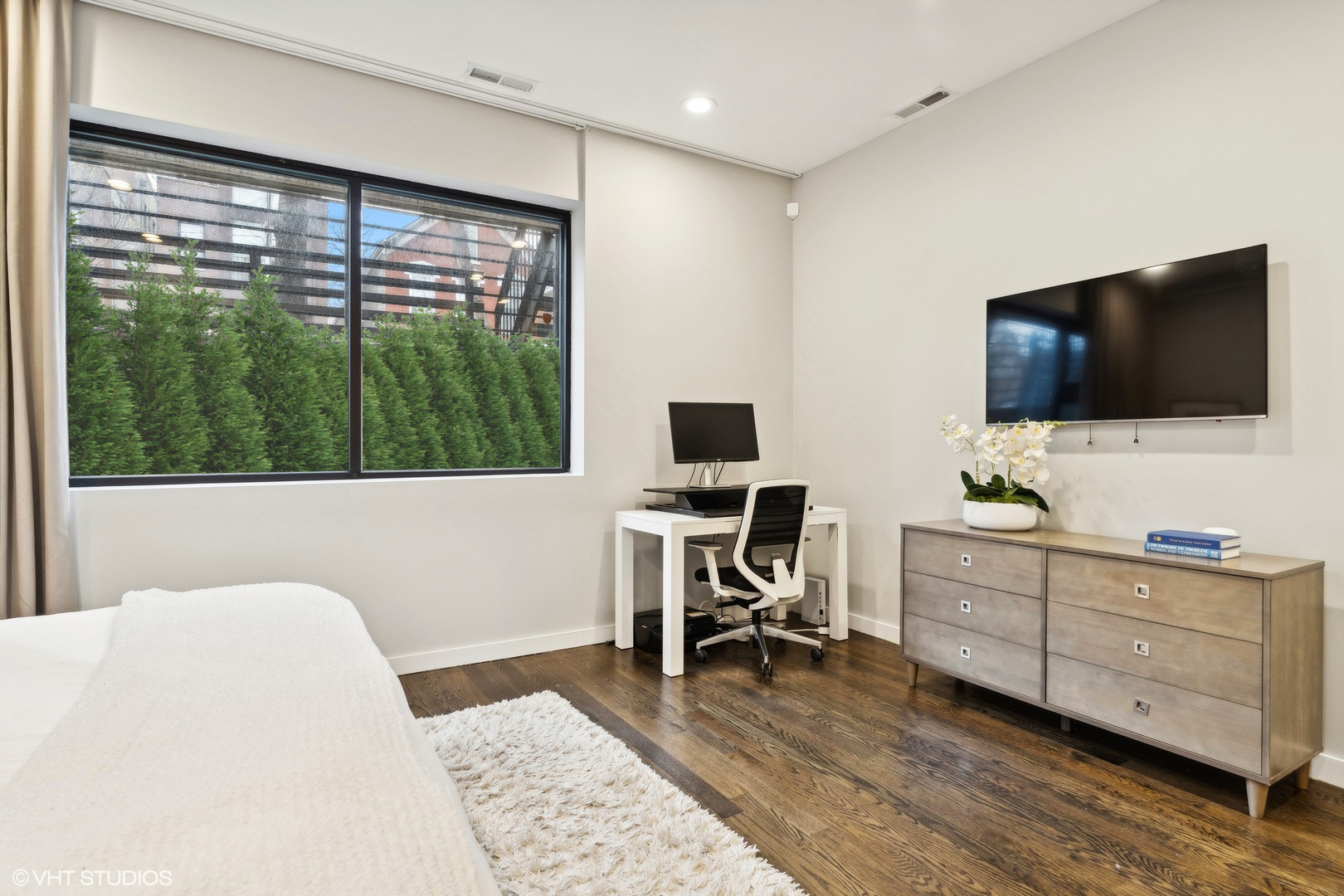 937 N Honore Street Unit: 1