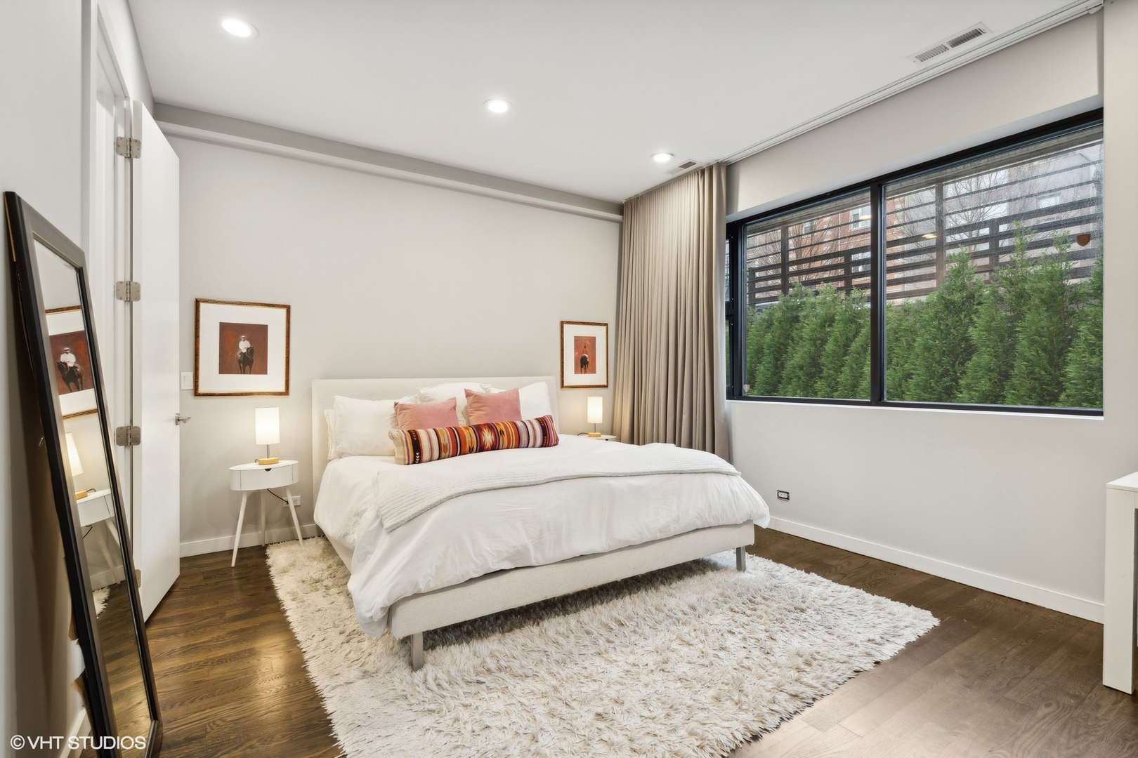 937 N Honore Street Unit: 1