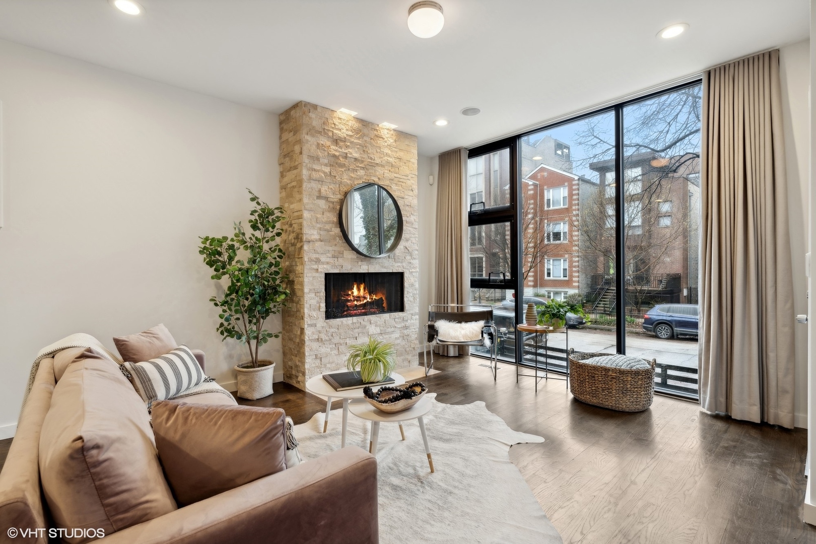 937 N Honore Street Unit: 1