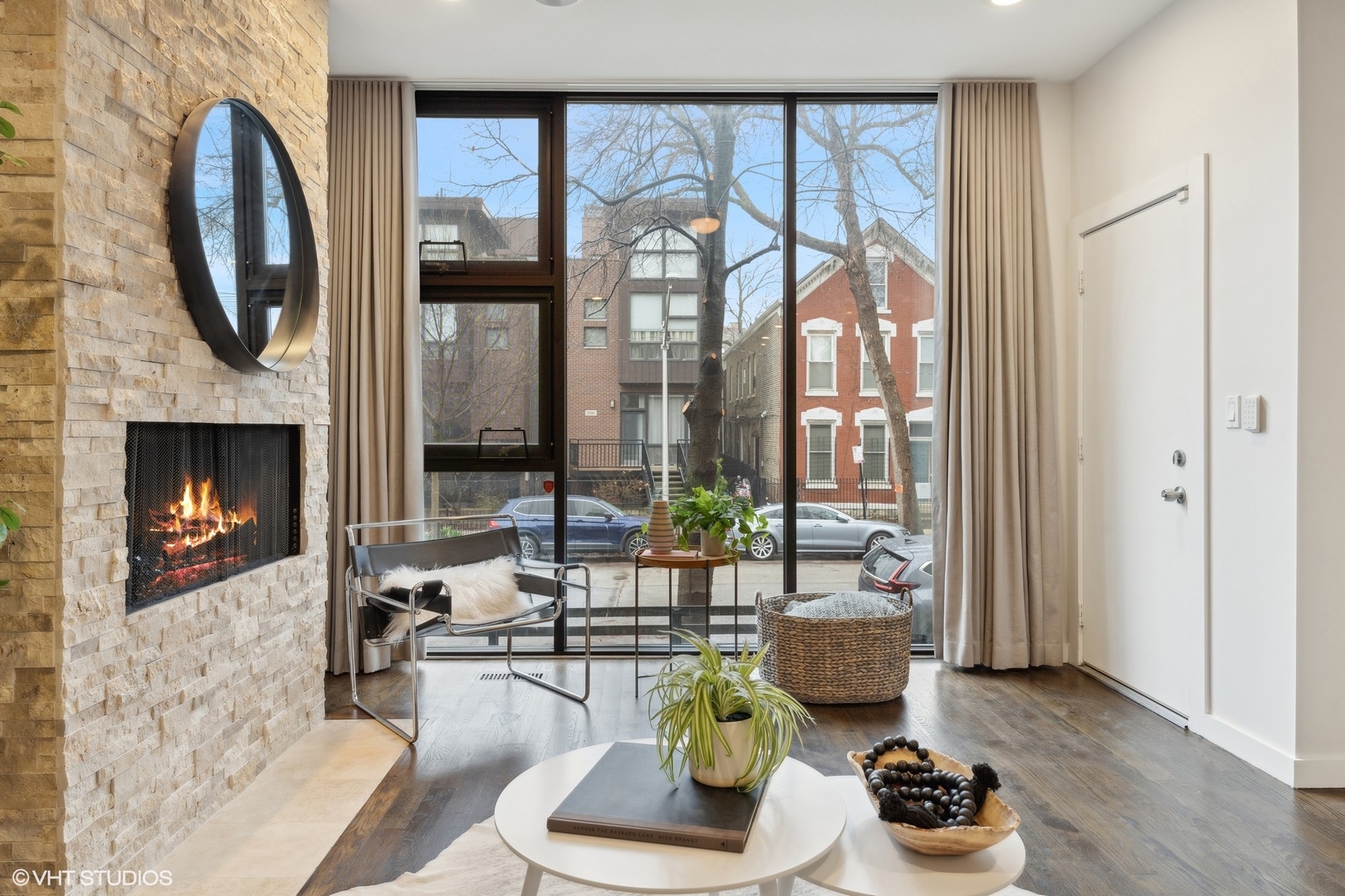 937 N Honore Street Unit: 1