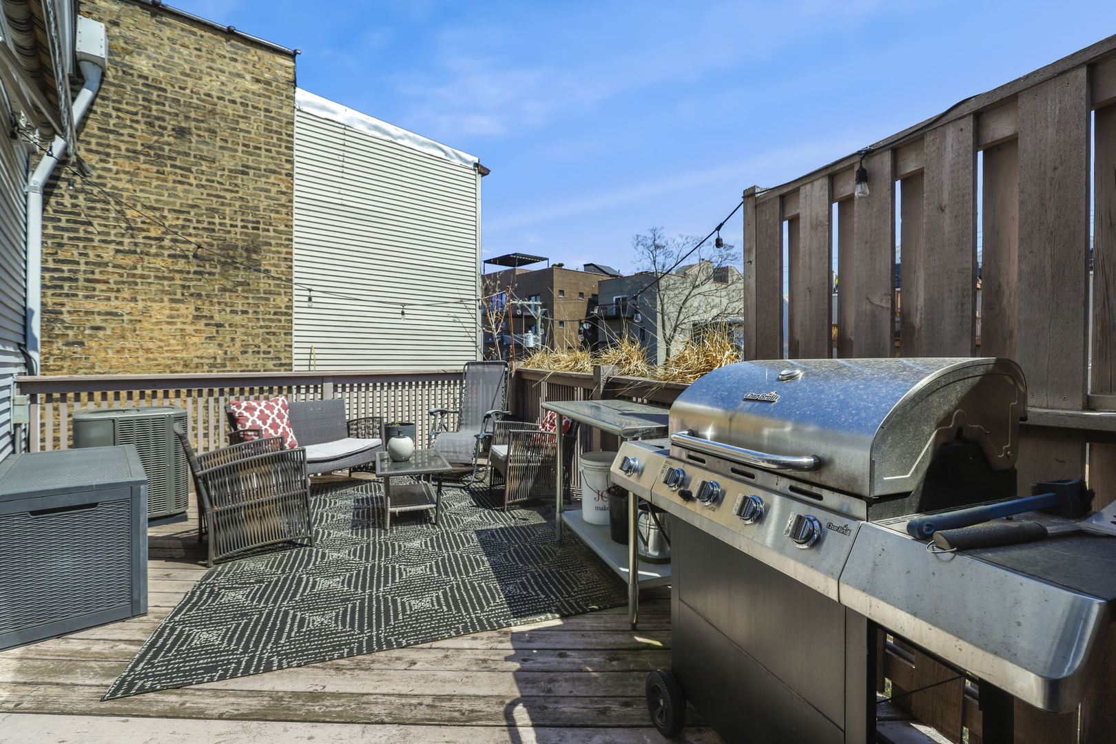 3329 N Kenmore Avenue