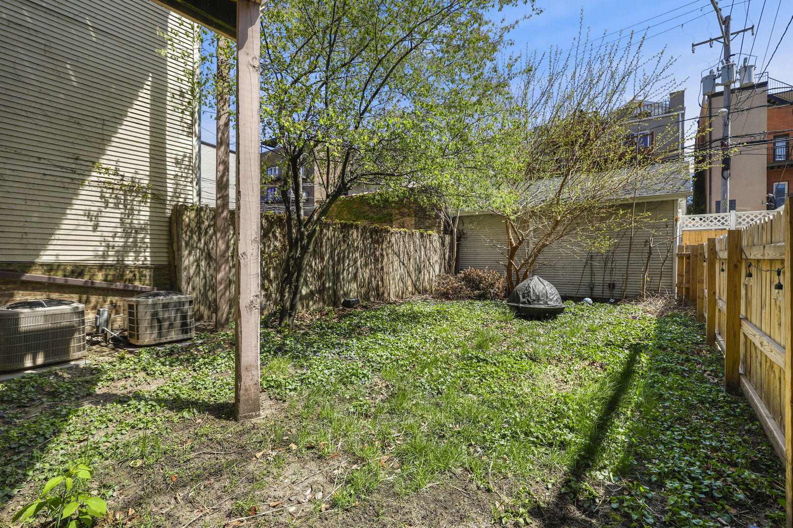 3329 N Kenmore Avenue
