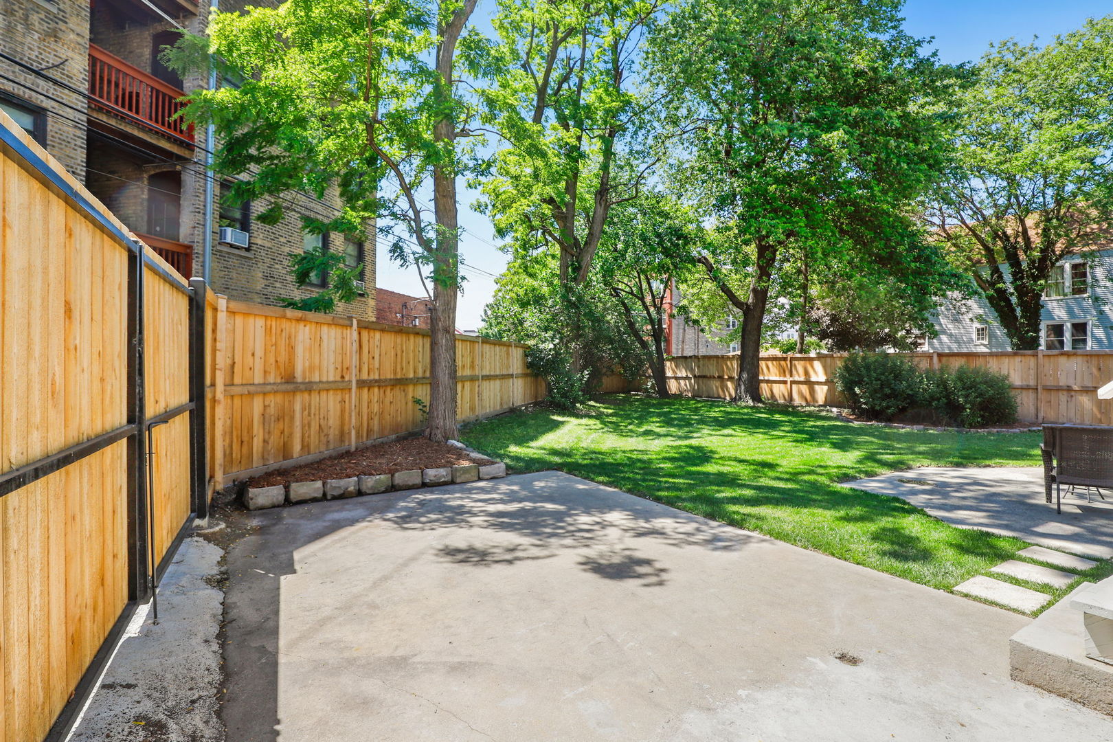 3667 W Belle Plaine Avenue