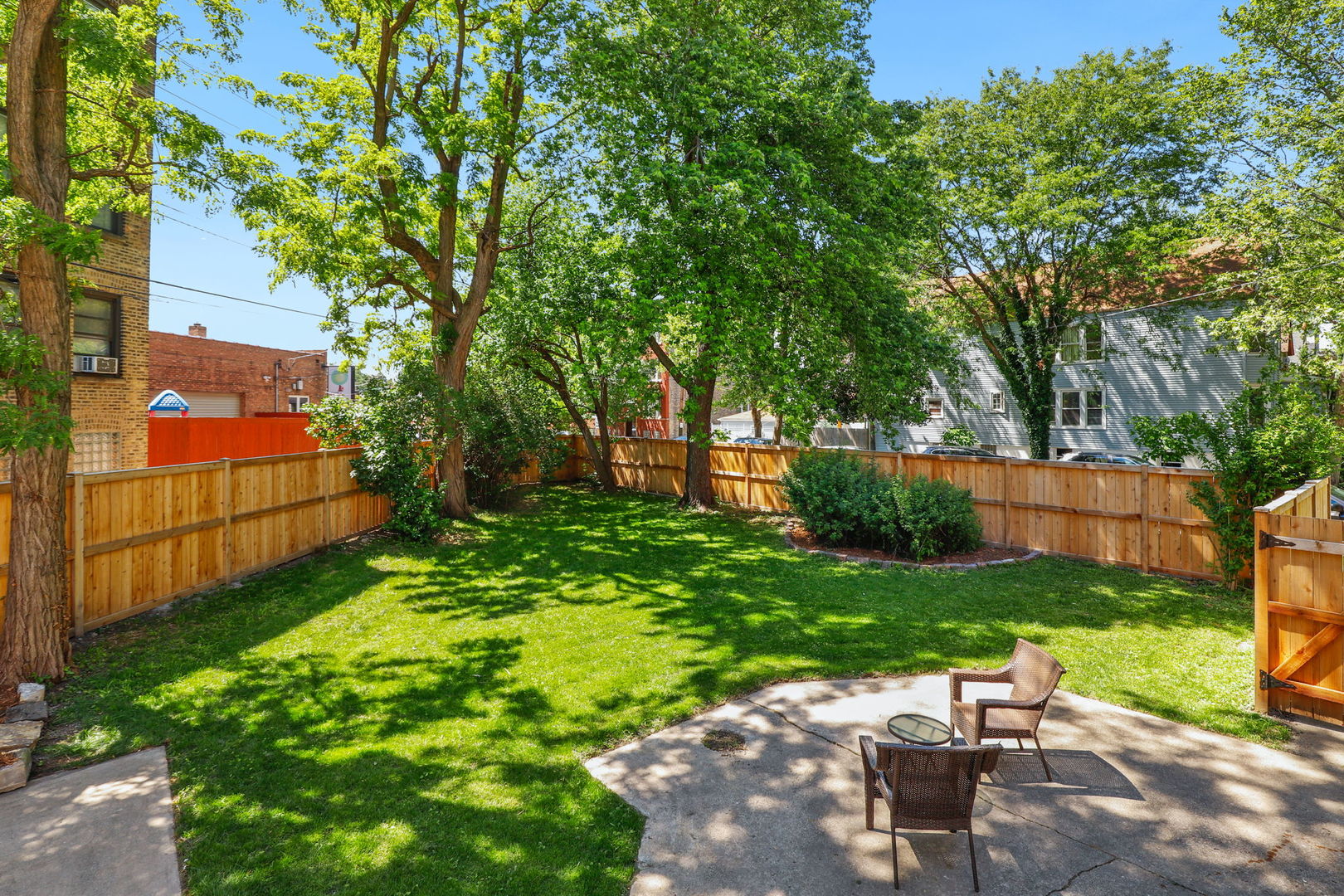 3667 W Belle Plaine Avenue