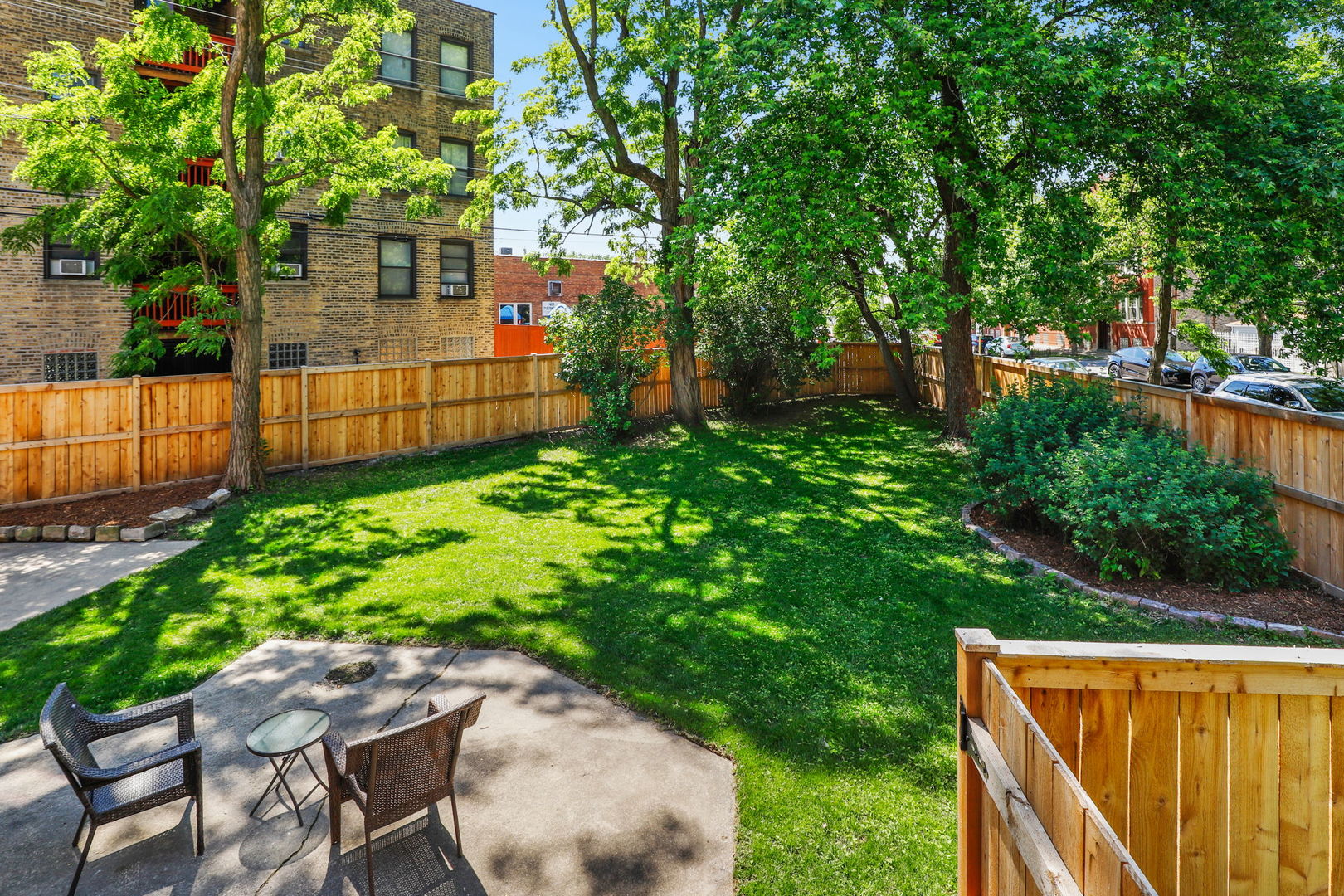 3667 W Belle Plaine Avenue
