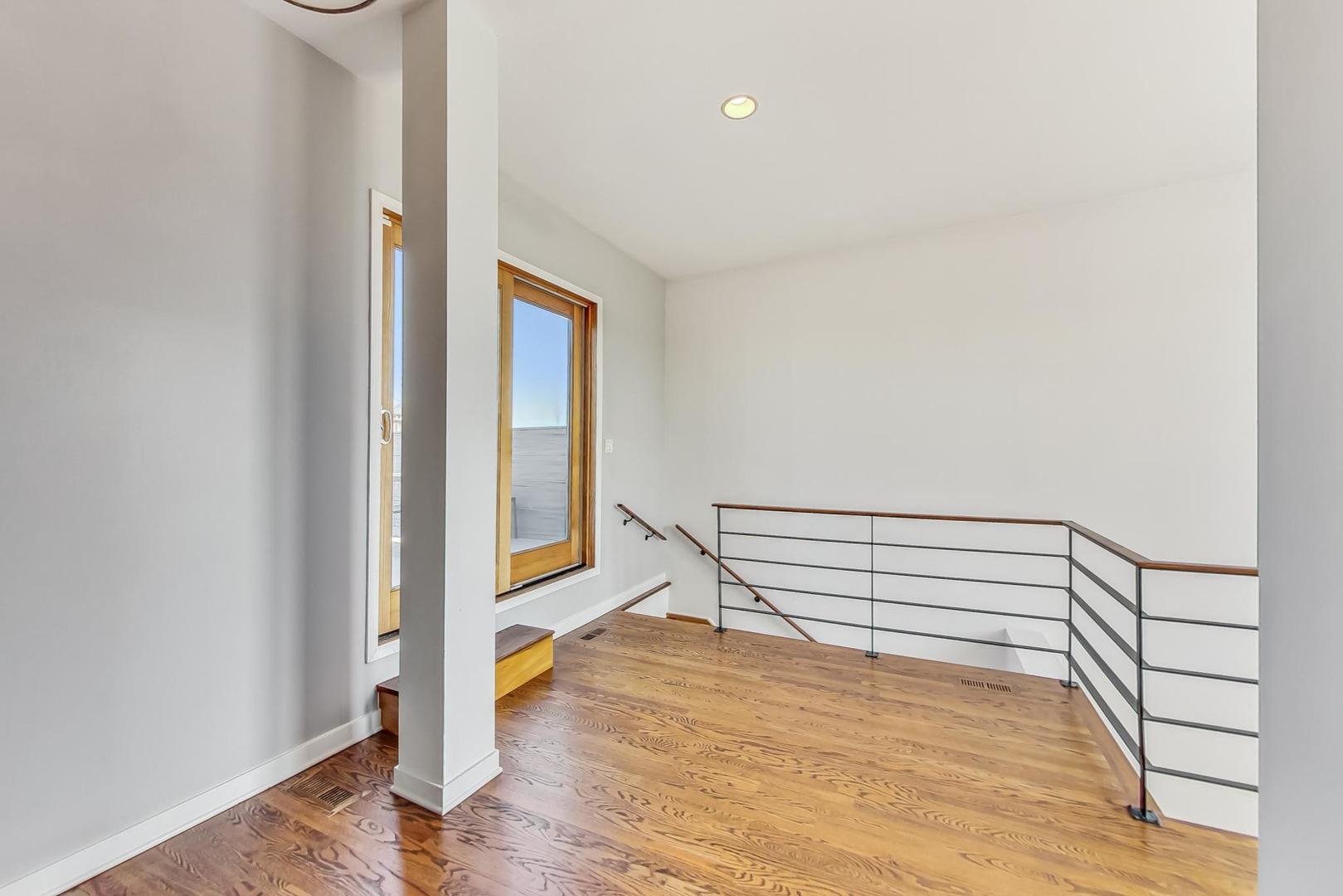 1646 W Augusta Boulevard Unit: 2