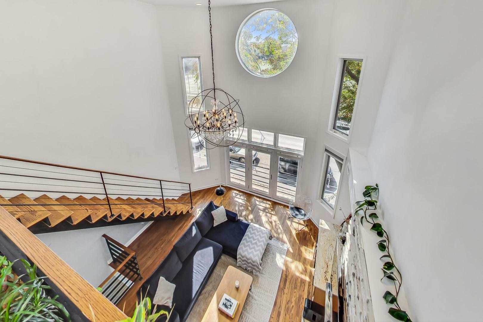 1646 W Augusta Boulevard Unit: 2