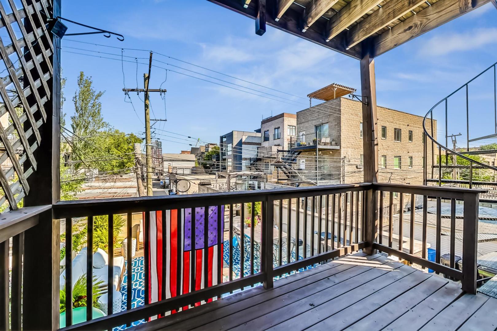 1646 W Augusta Boulevard Unit: 2
