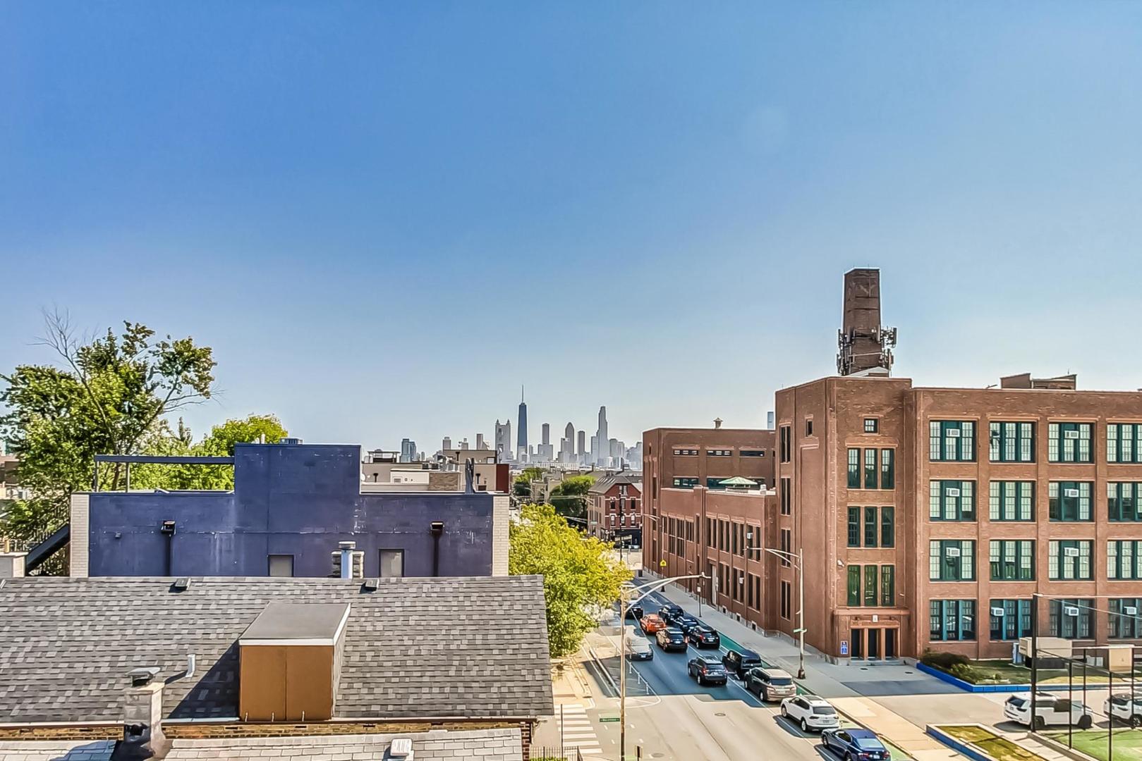 1646 W Augusta Boulevard Unit: 2