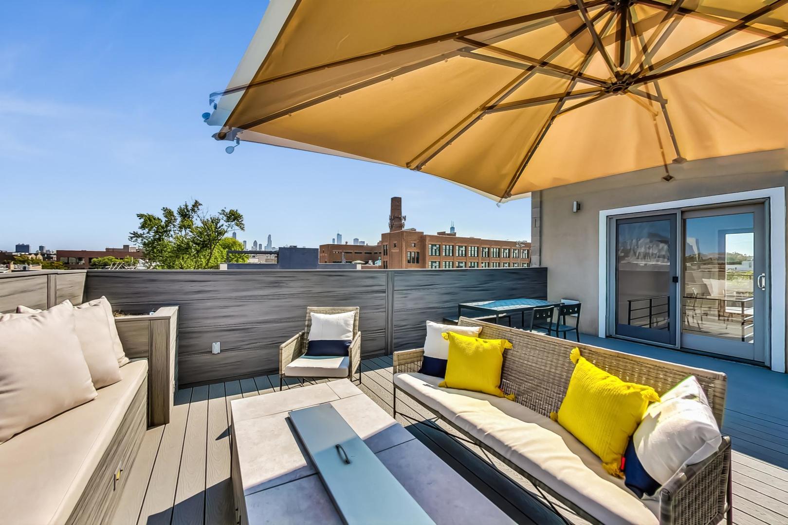 1646 W Augusta Boulevard Unit: 2