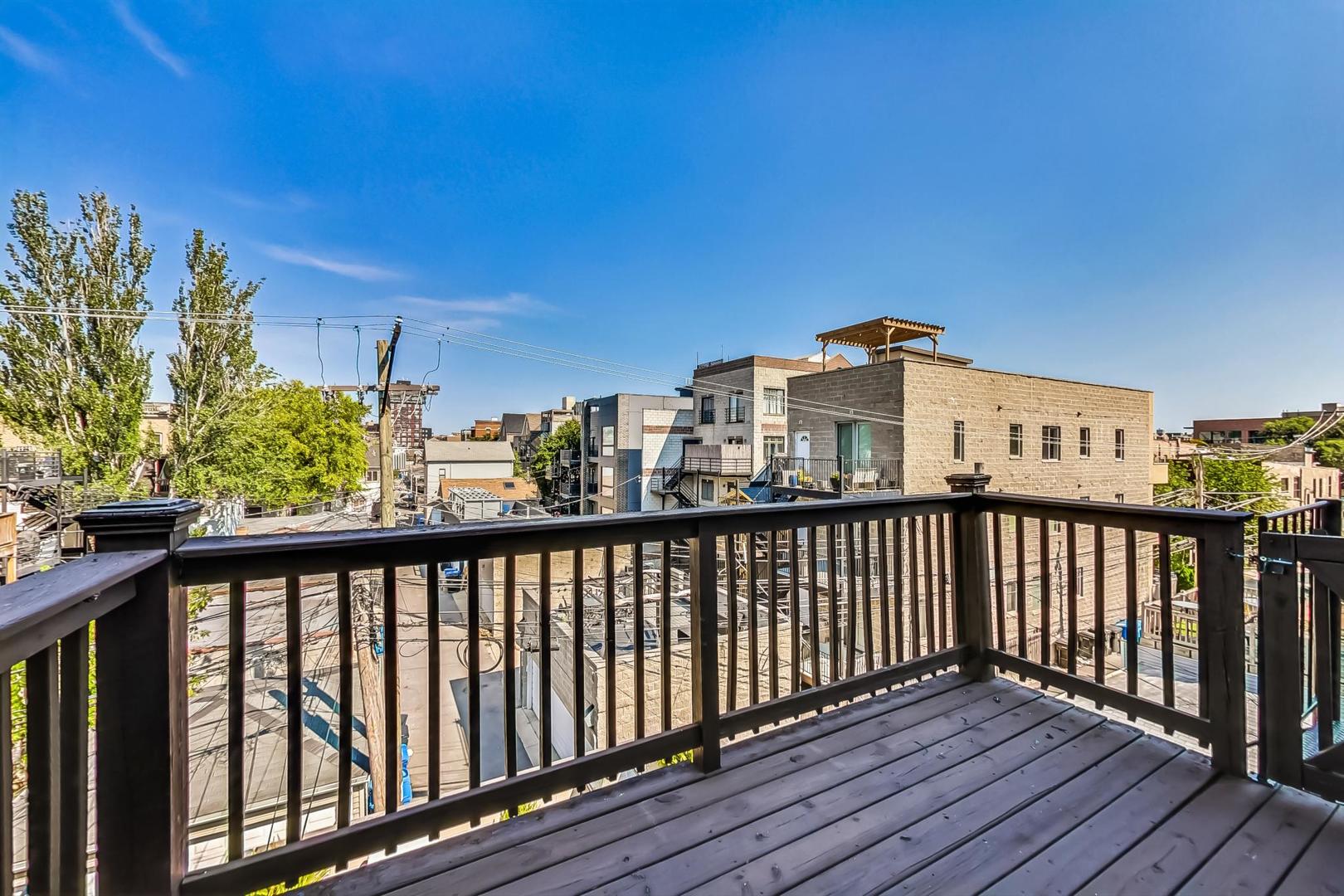 1646 W Augusta Boulevard Unit: 2