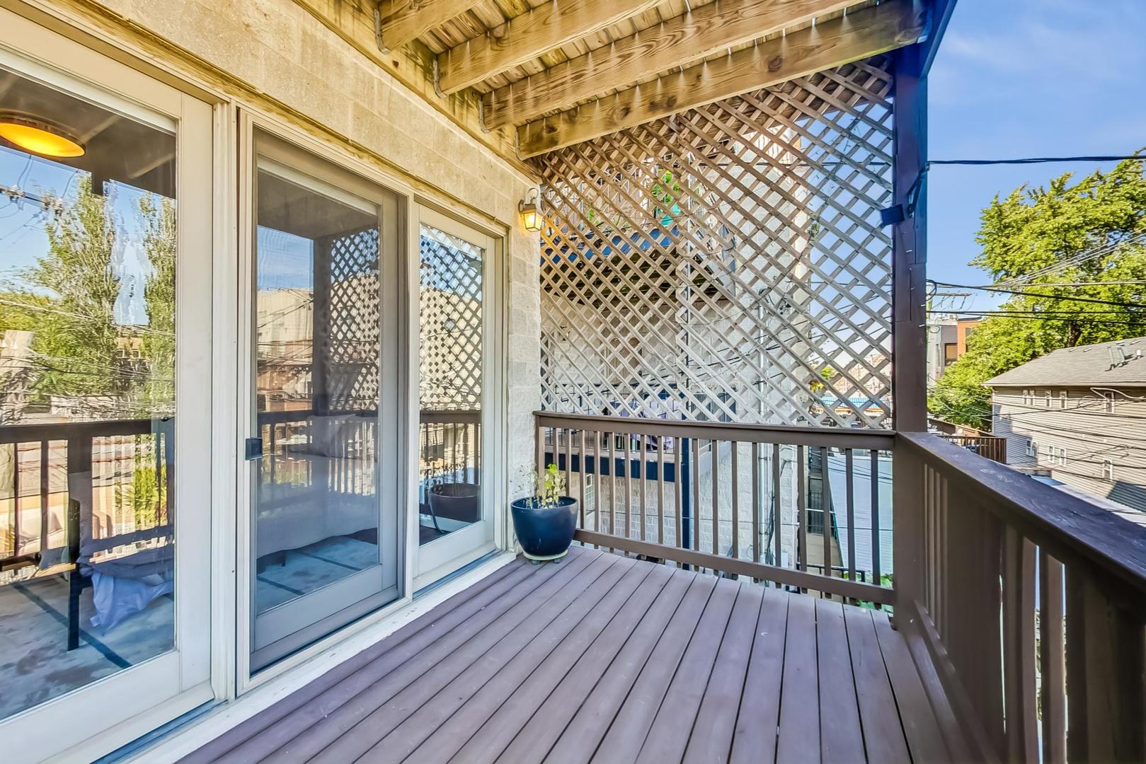 1646 W Augusta Boulevard Unit: 2