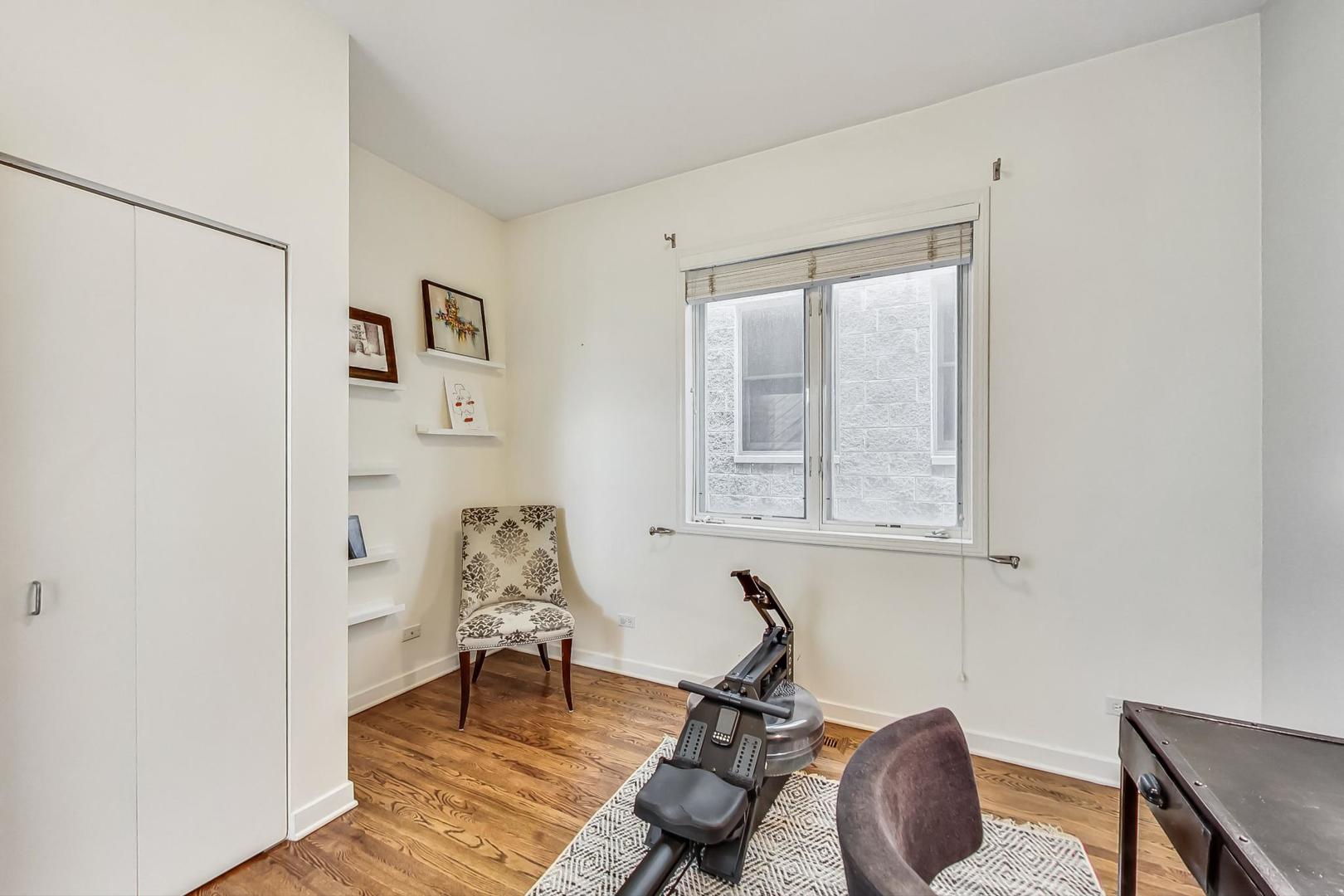 1646 W Augusta Boulevard Unit: 2