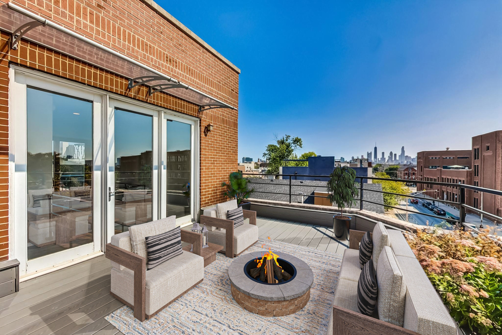 1646 W Augusta Boulevard Unit: 2