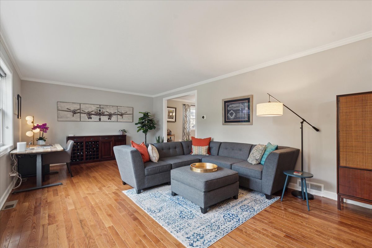 1034 Devonshire Court