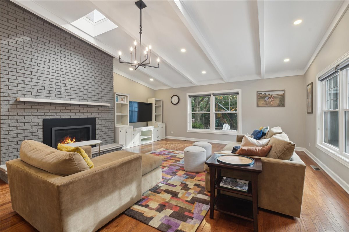 1034 Devonshire Court