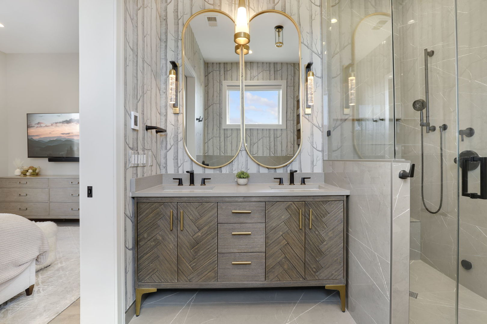 2140 W Evergreen Avenue Unit: 3