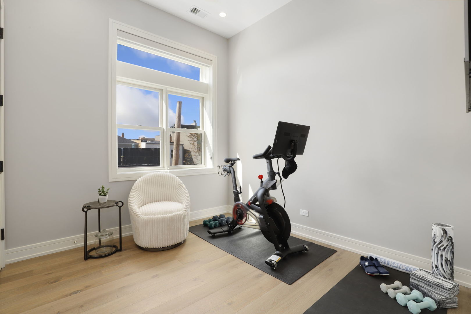 2140 W Evergreen Avenue Unit: 3
