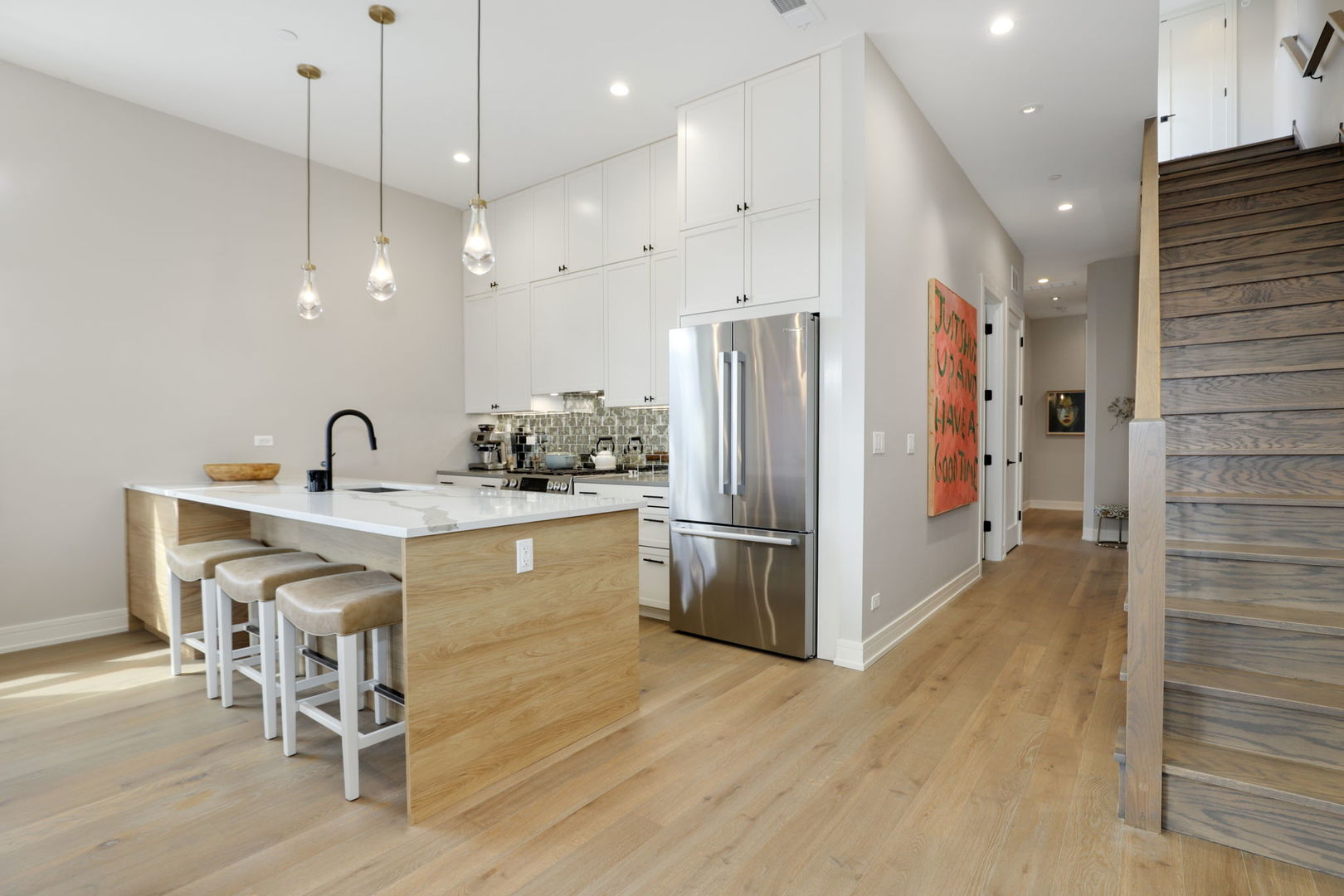 2140 W Evergreen Avenue Unit: 3