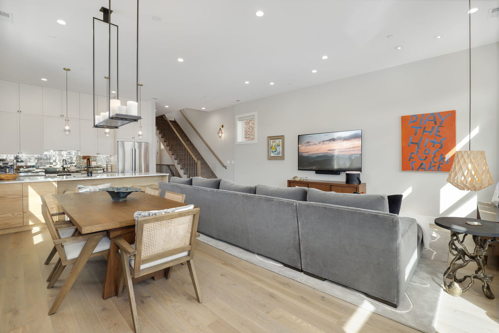 2140 W Evergreen Avenue Unit: 3