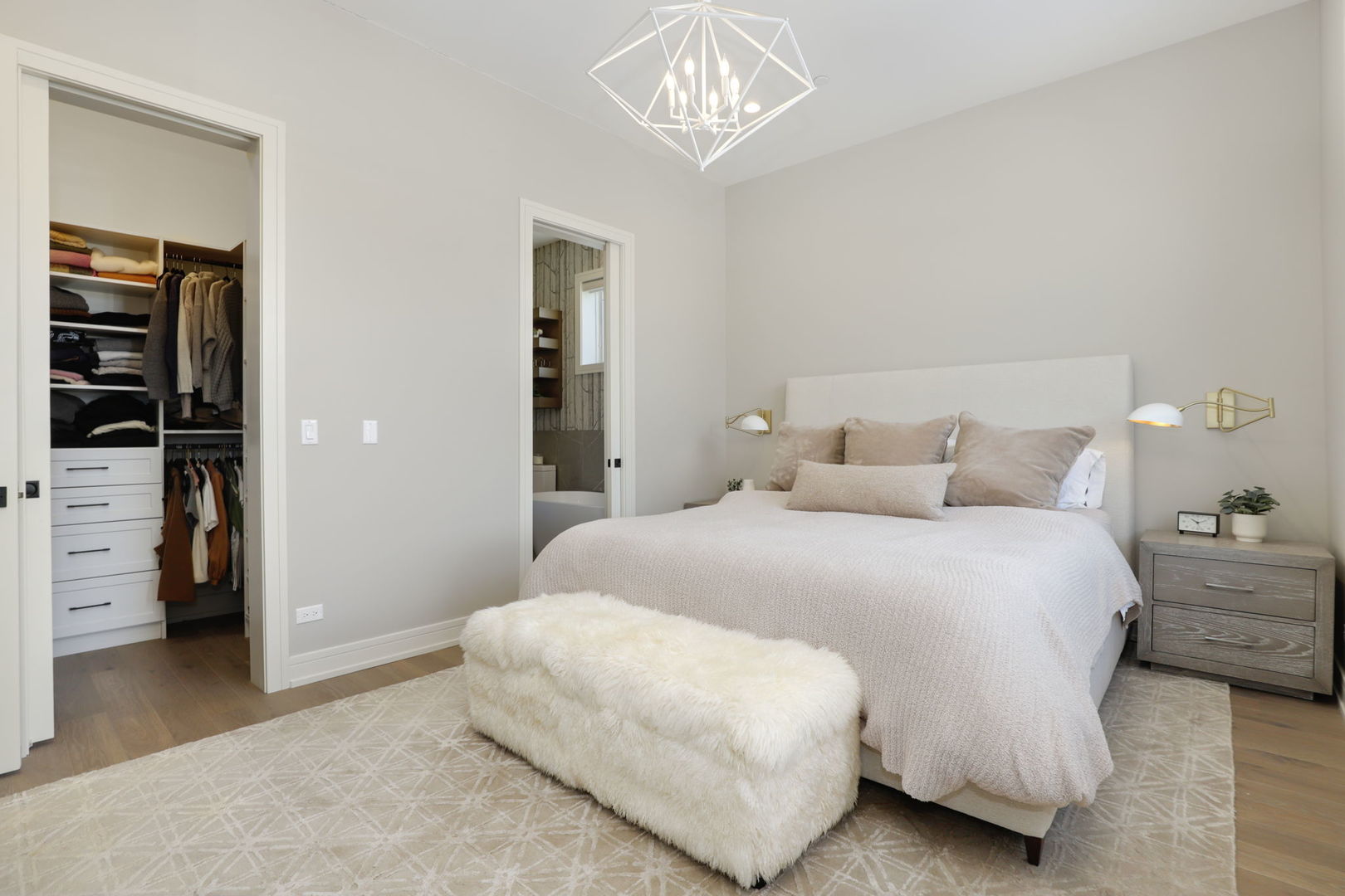 2140 W Evergreen Avenue Unit: 3