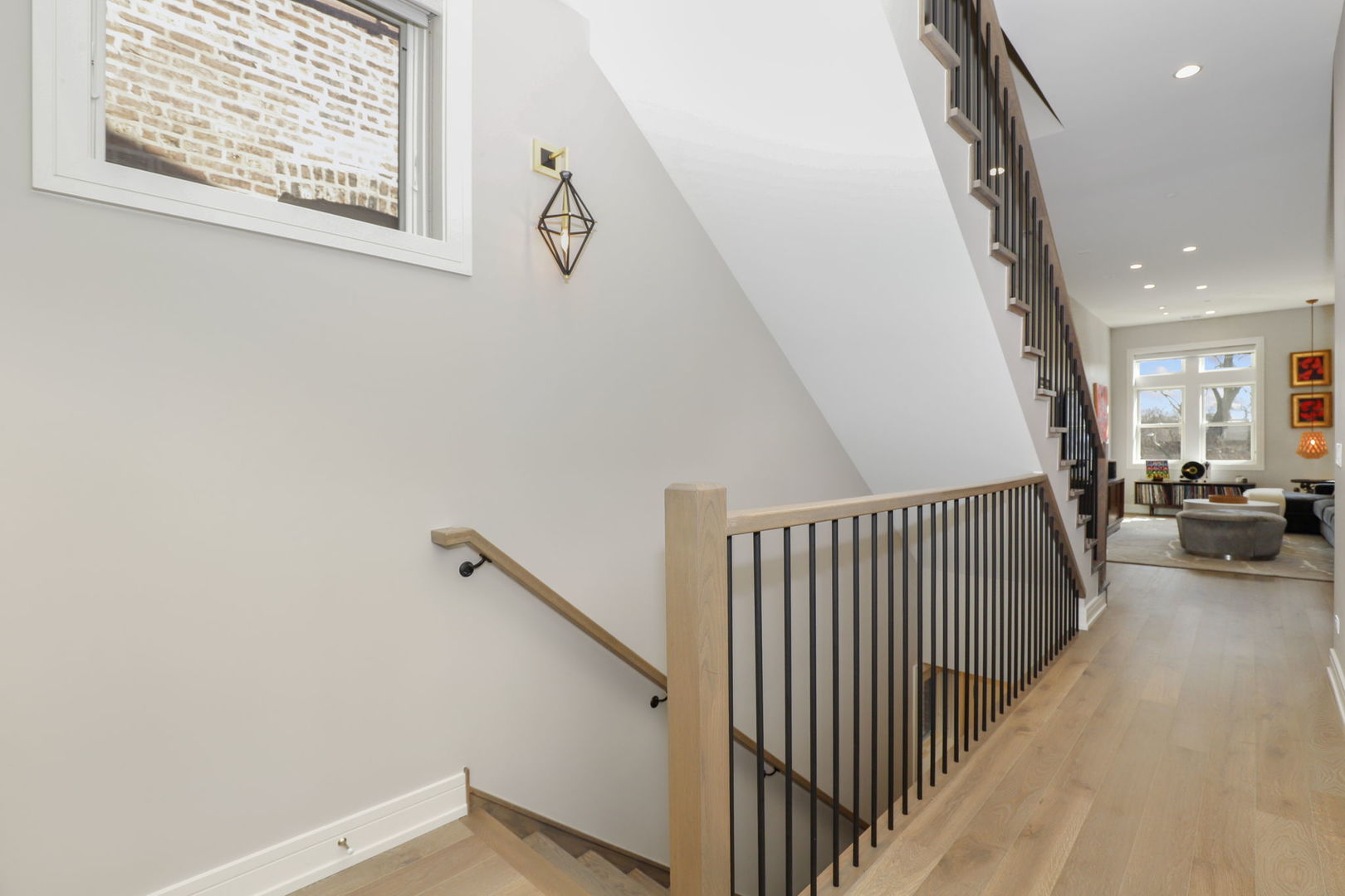 2140 W Evergreen Avenue Unit: 3