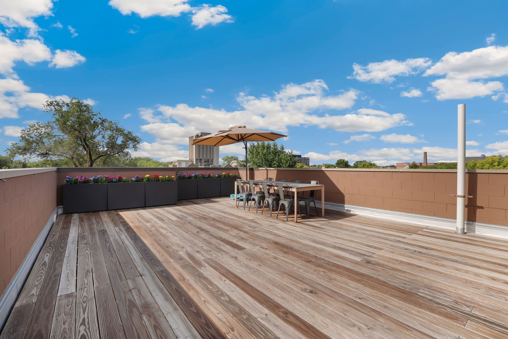 2140 W Evergreen Avenue Unit: 3