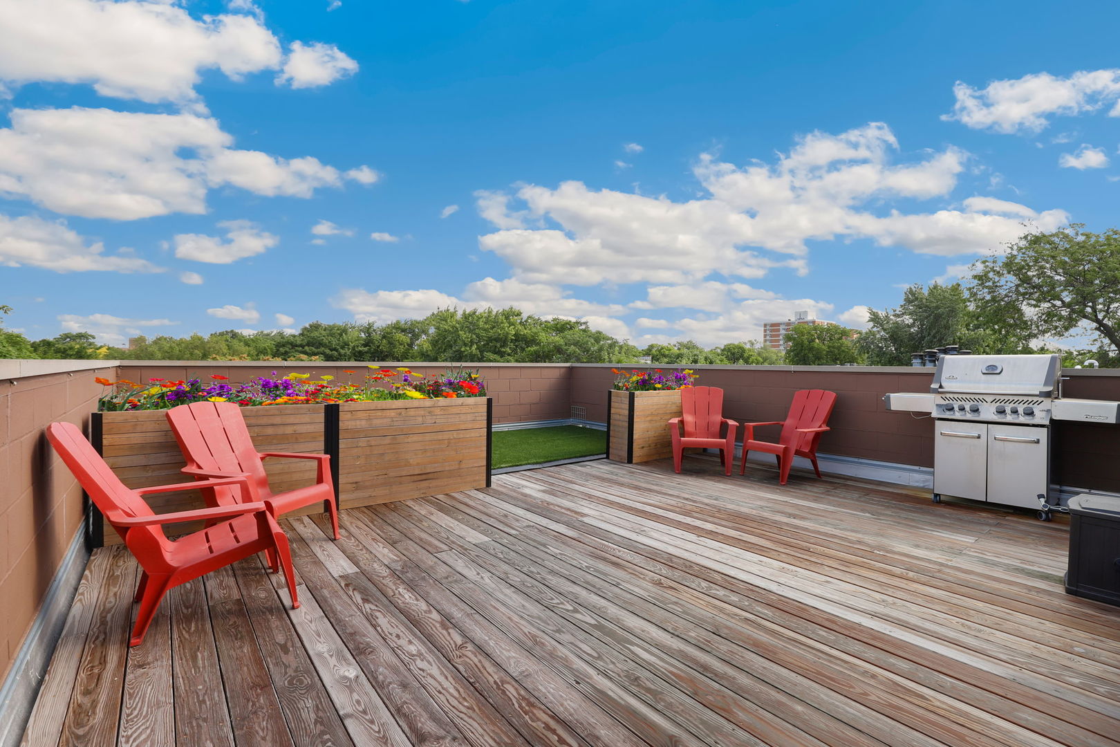 2140 W Evergreen Avenue Unit: 3