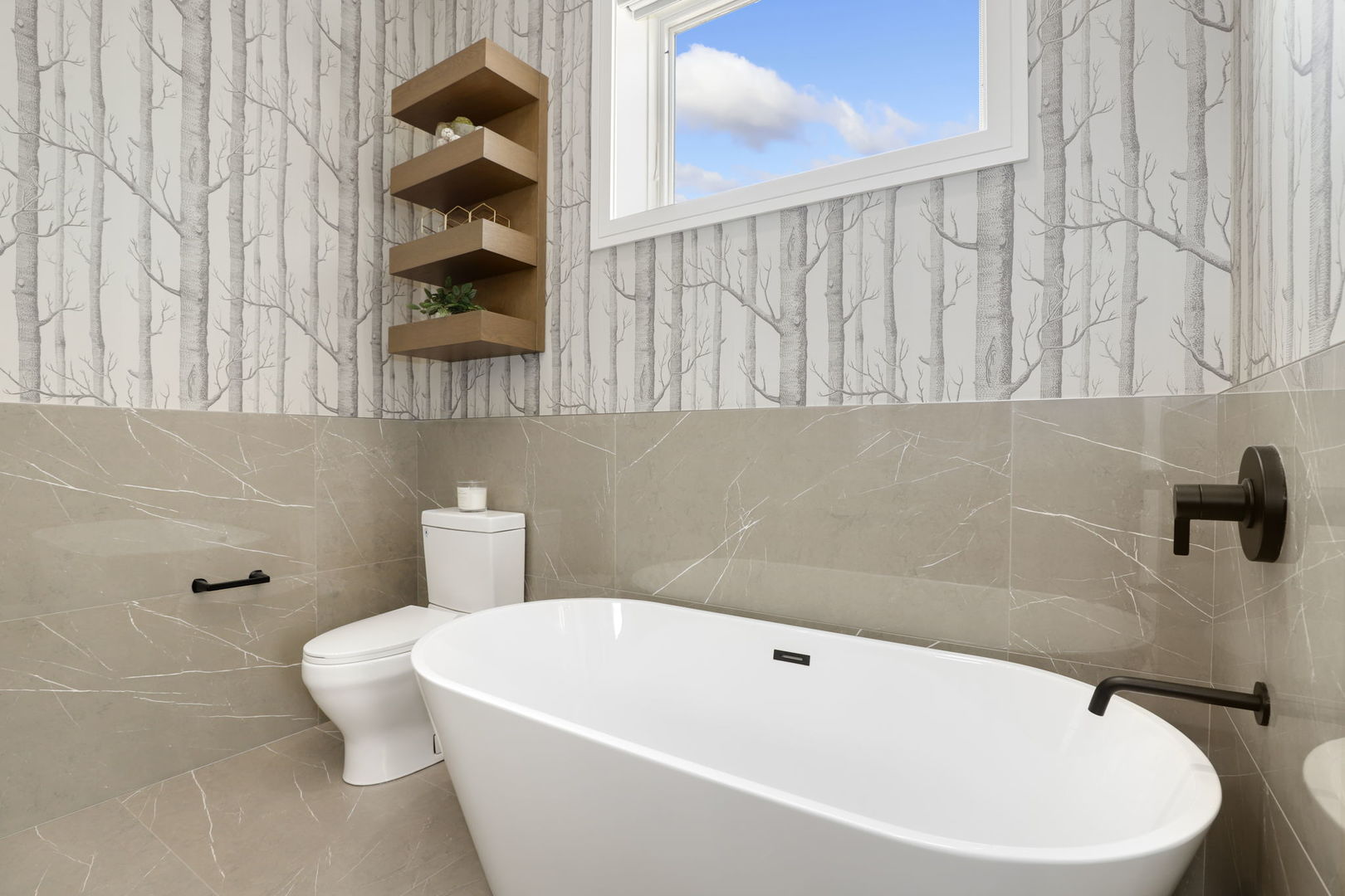 2140 W Evergreen Avenue Unit: 3