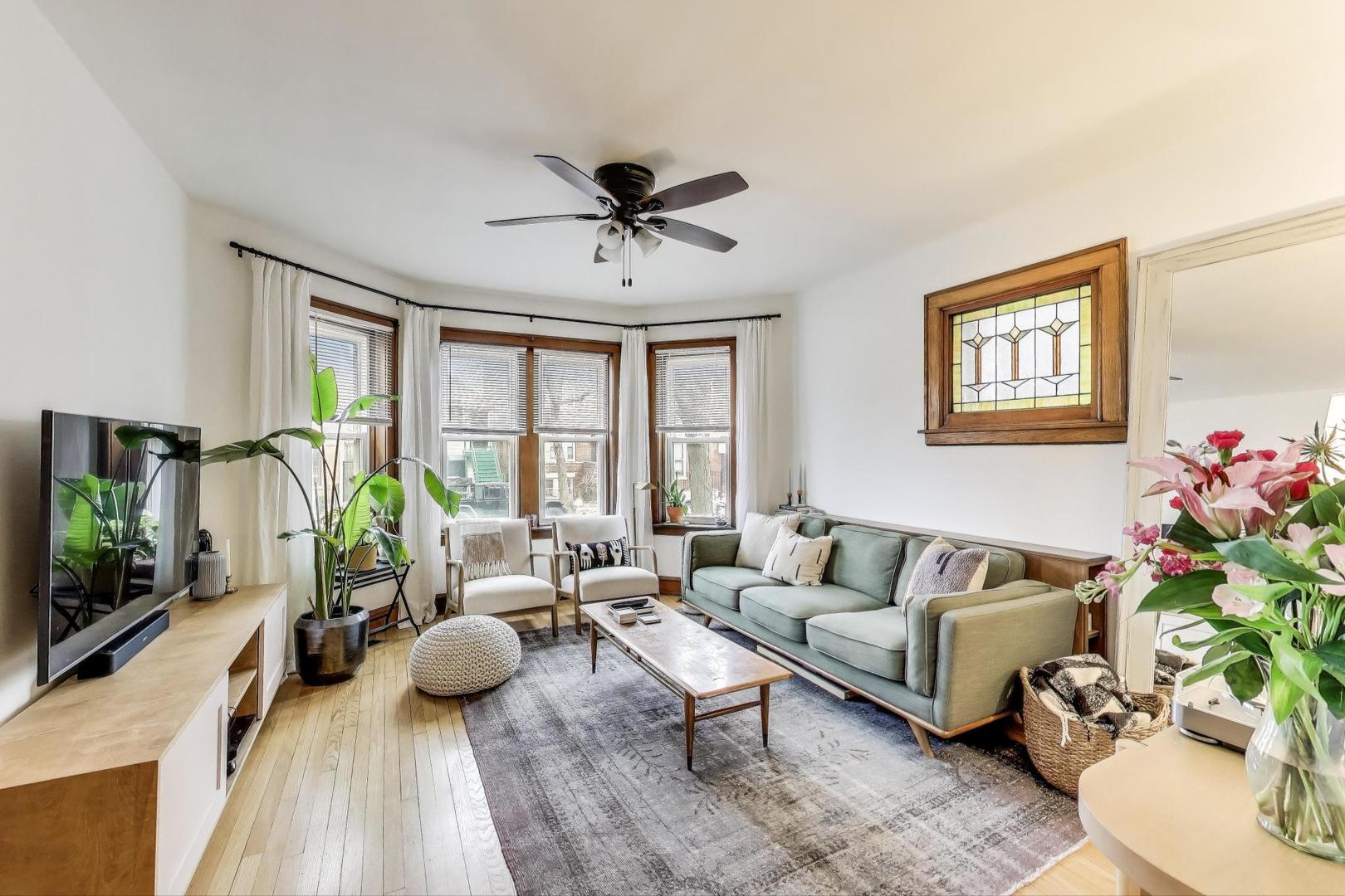 2143 W Superior Street
