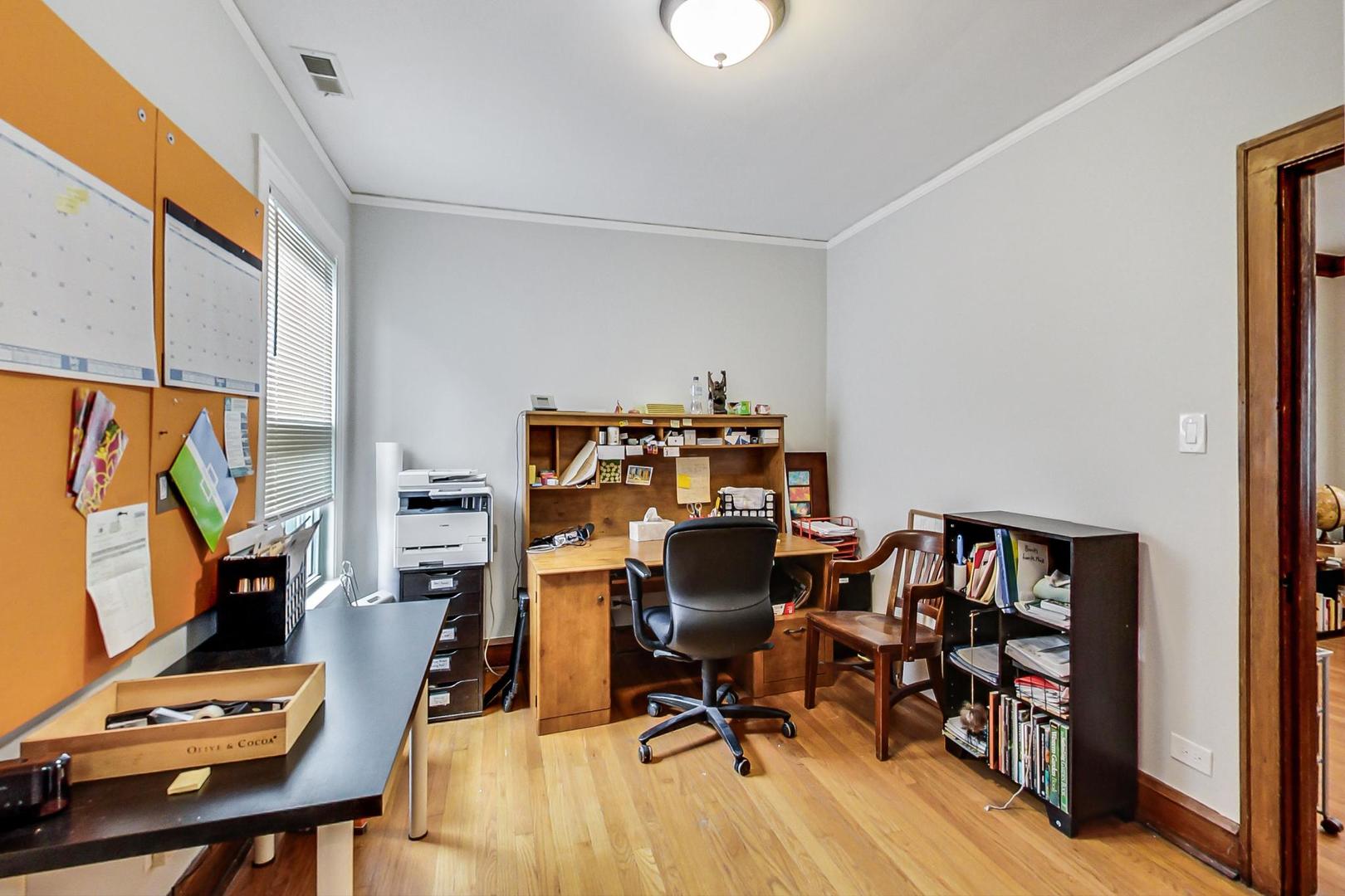 2143 W Superior Street