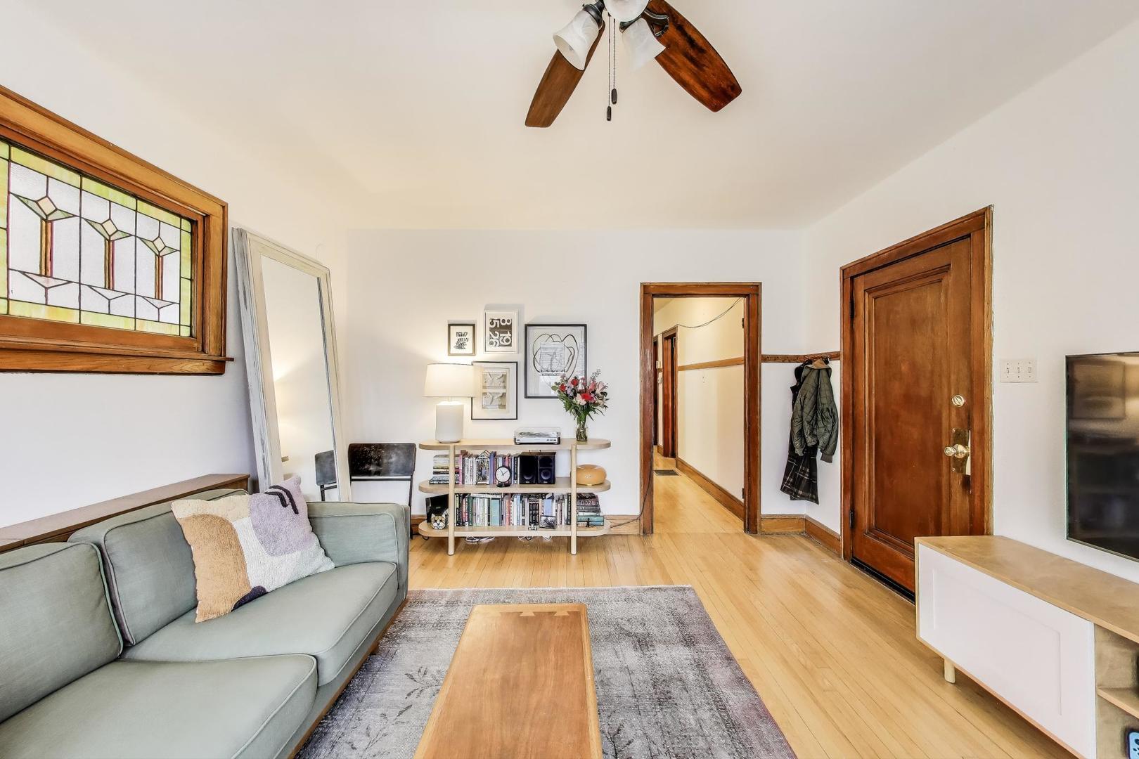 2143 W Superior Street