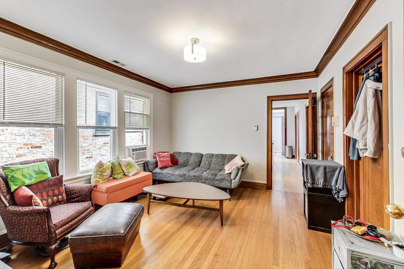2143 W Superior Street