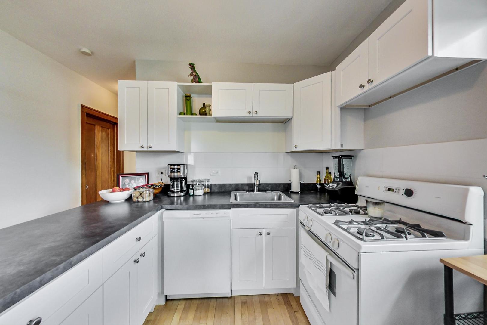 2143 W Superior Street