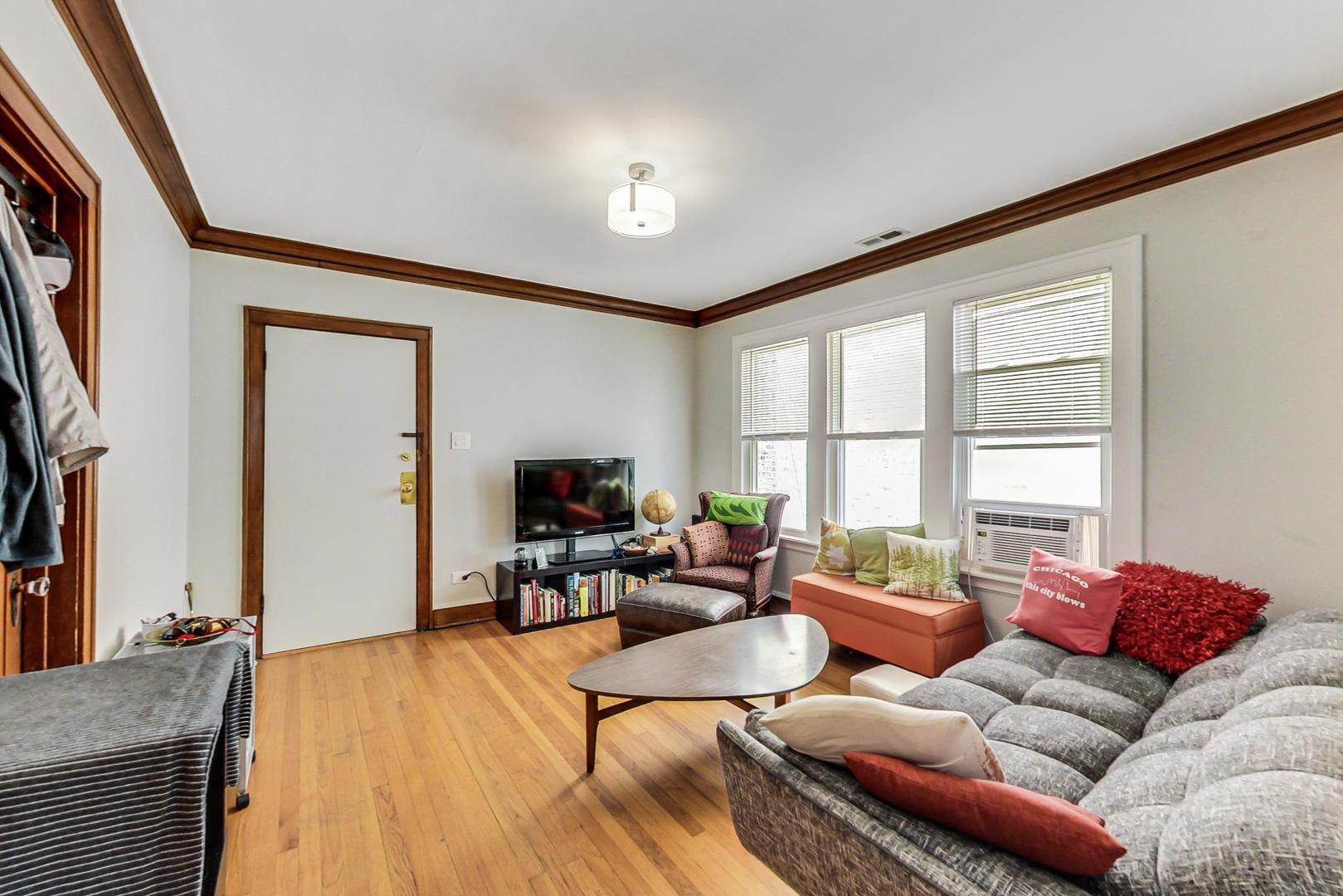 2143 W Superior Street
