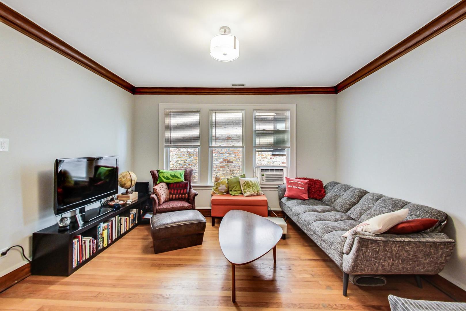 2143 W Superior Street