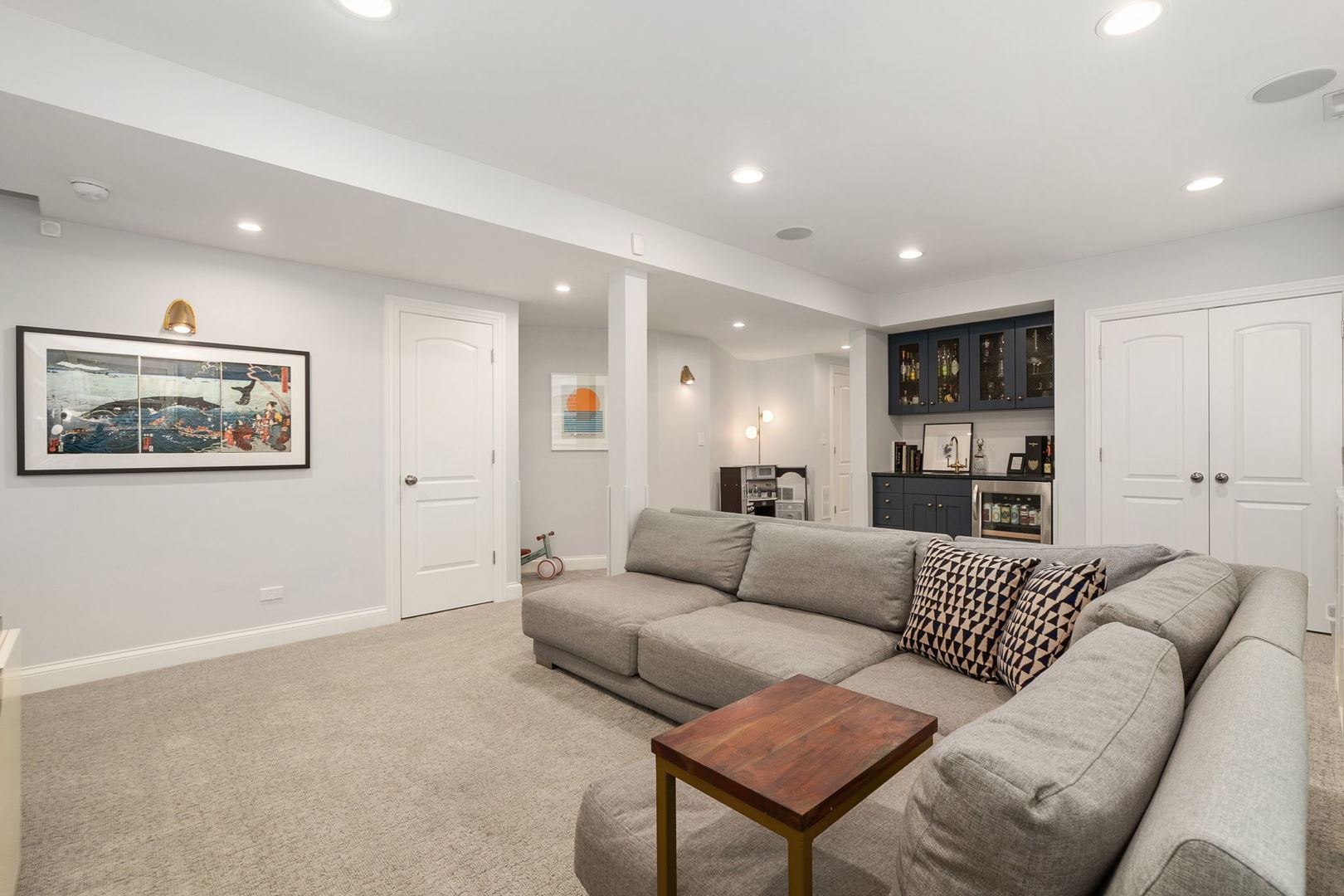 1850 W Superior Street