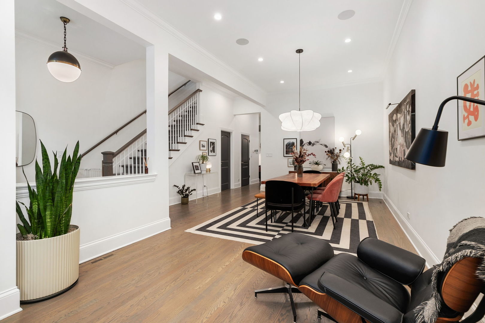 1850 W Superior Street