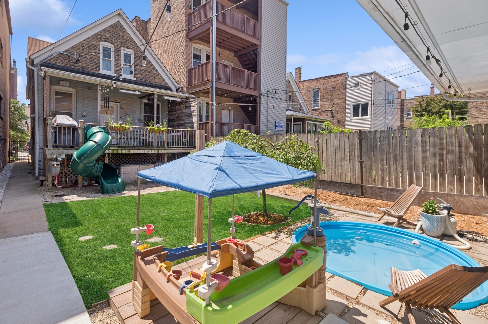 2220 W Augusta Boulevard