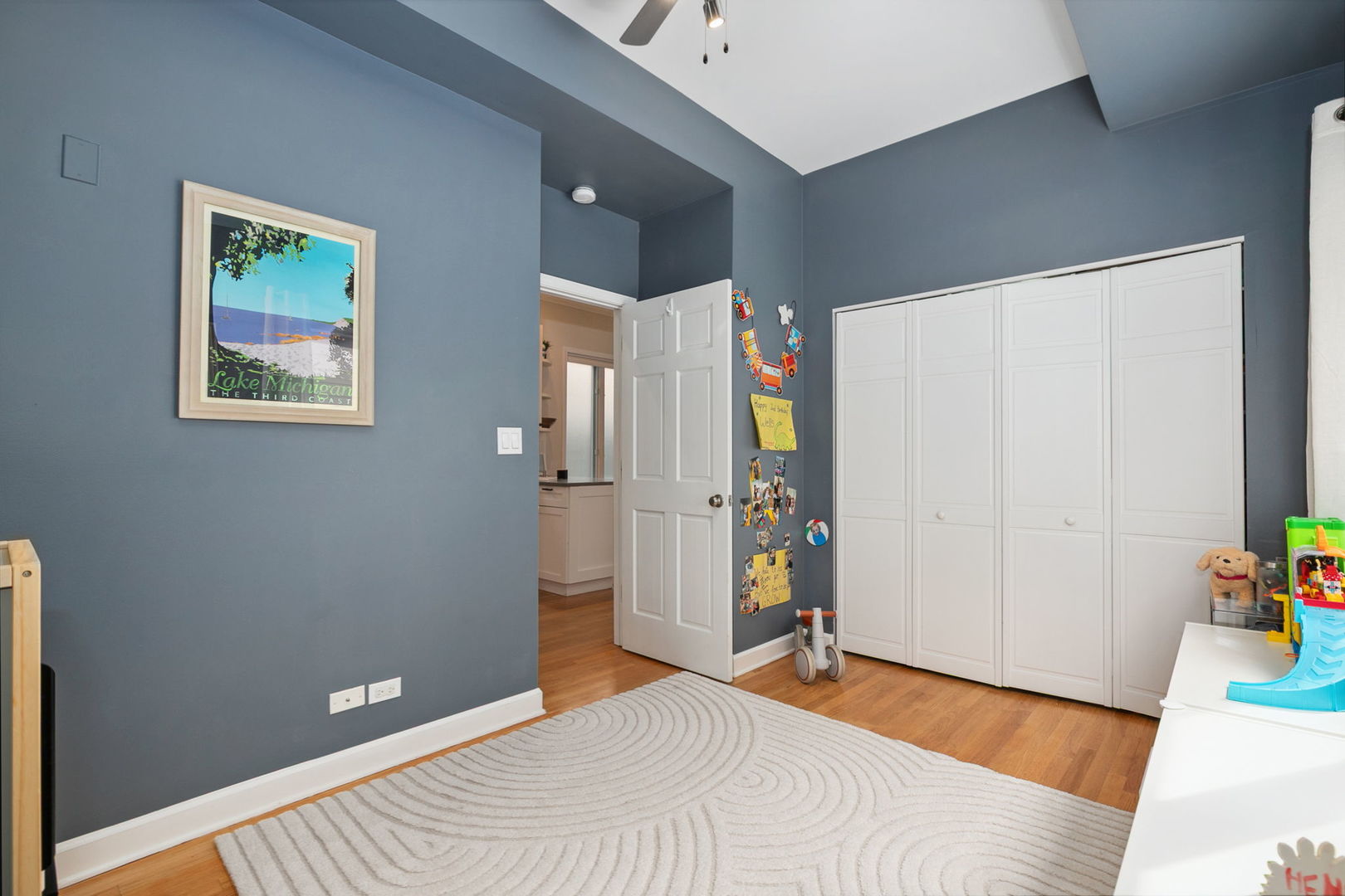 3316 N Leavitt Street Unit: 2